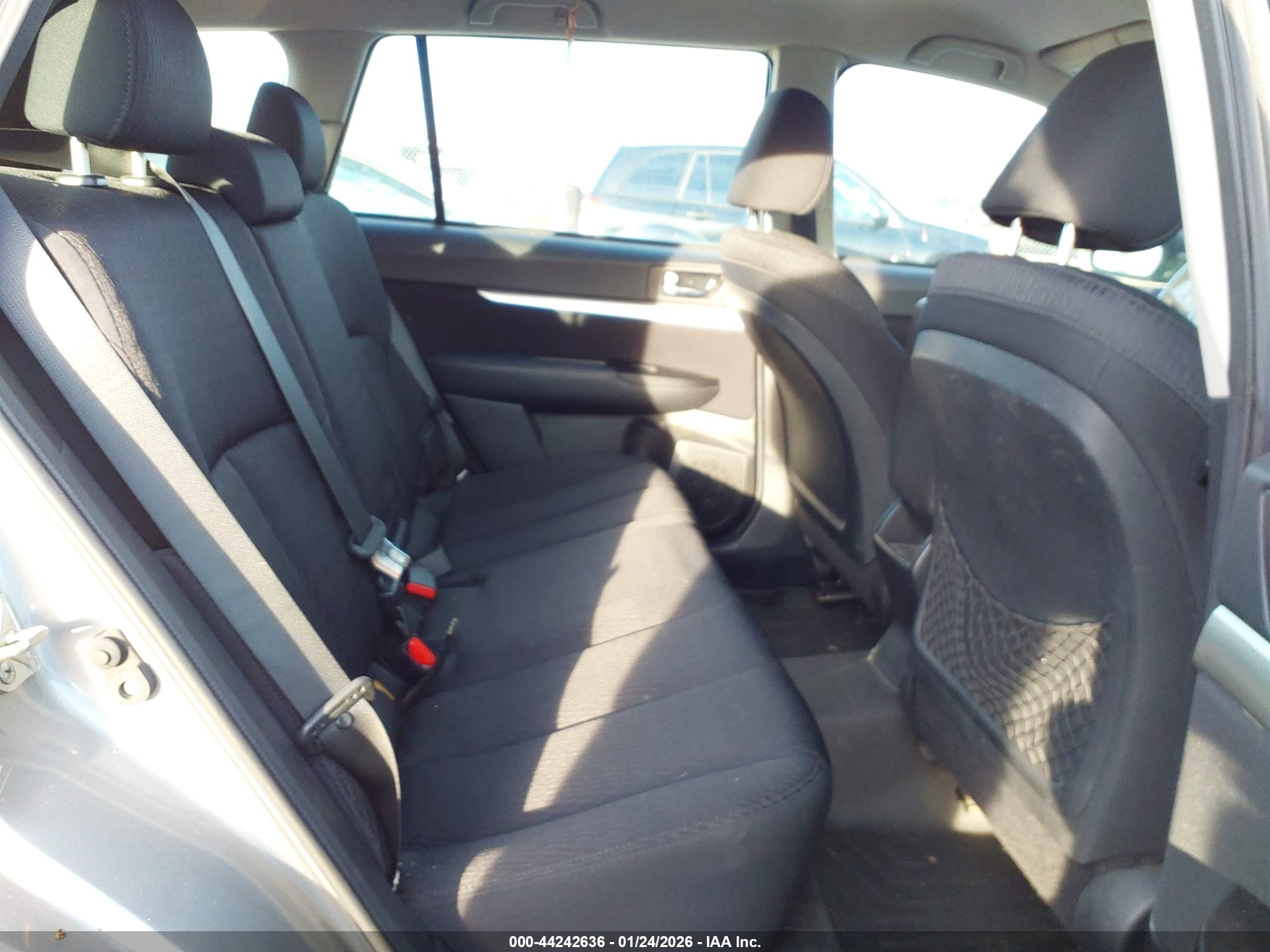 SUBARU OUTBACK image 8