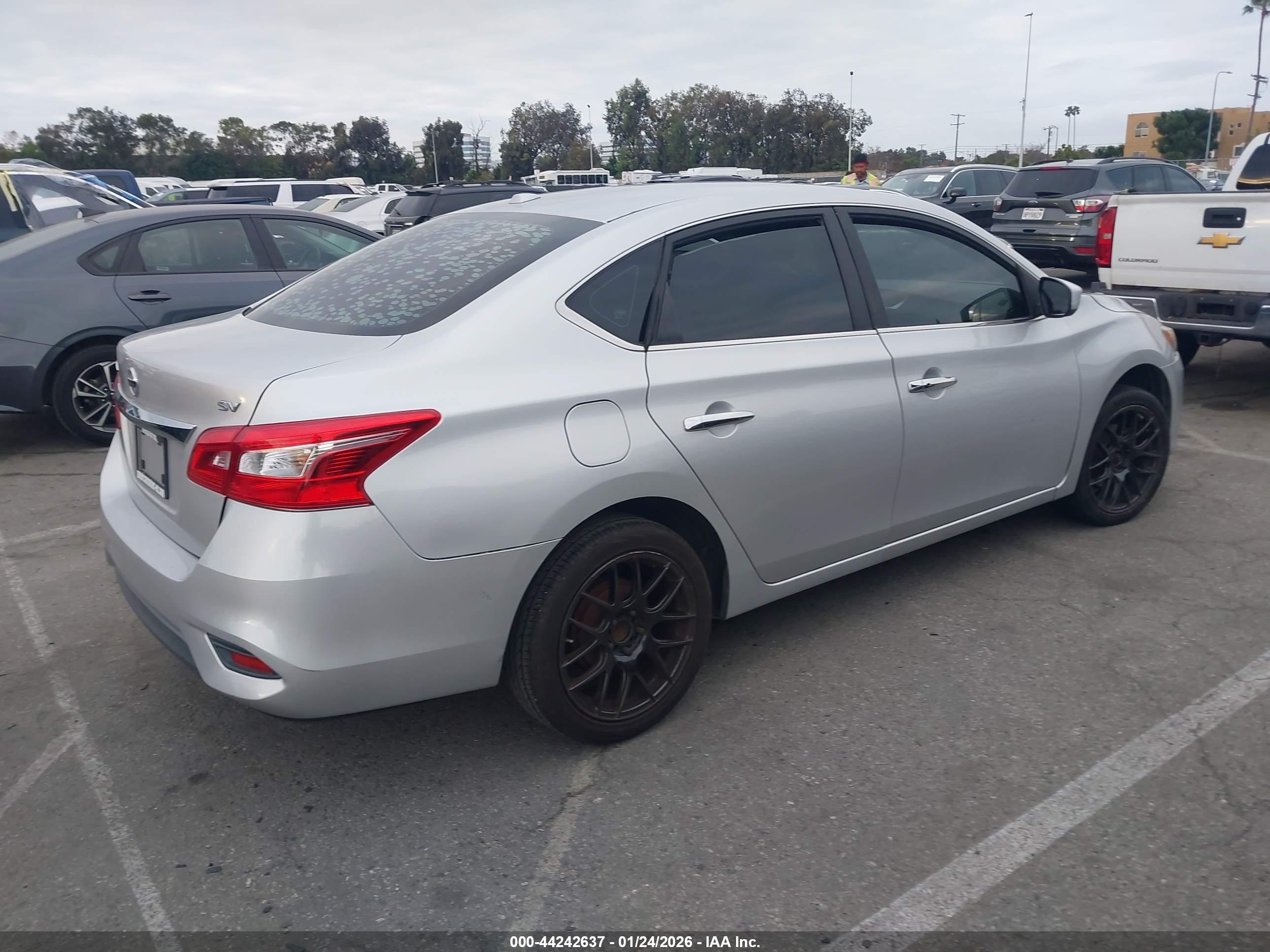 NISSAN SENTRA image 4