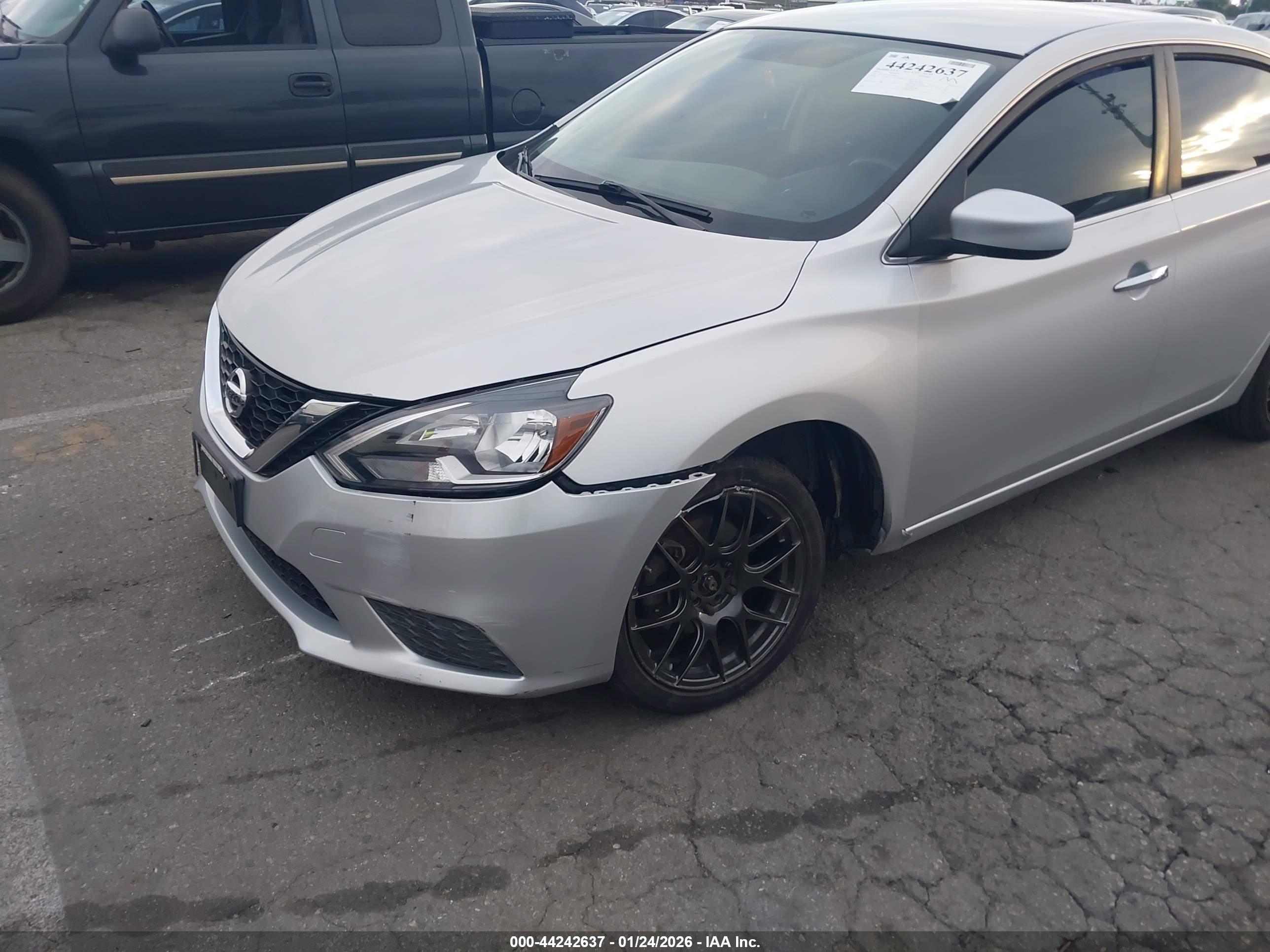NISSAN SENTRA image 6