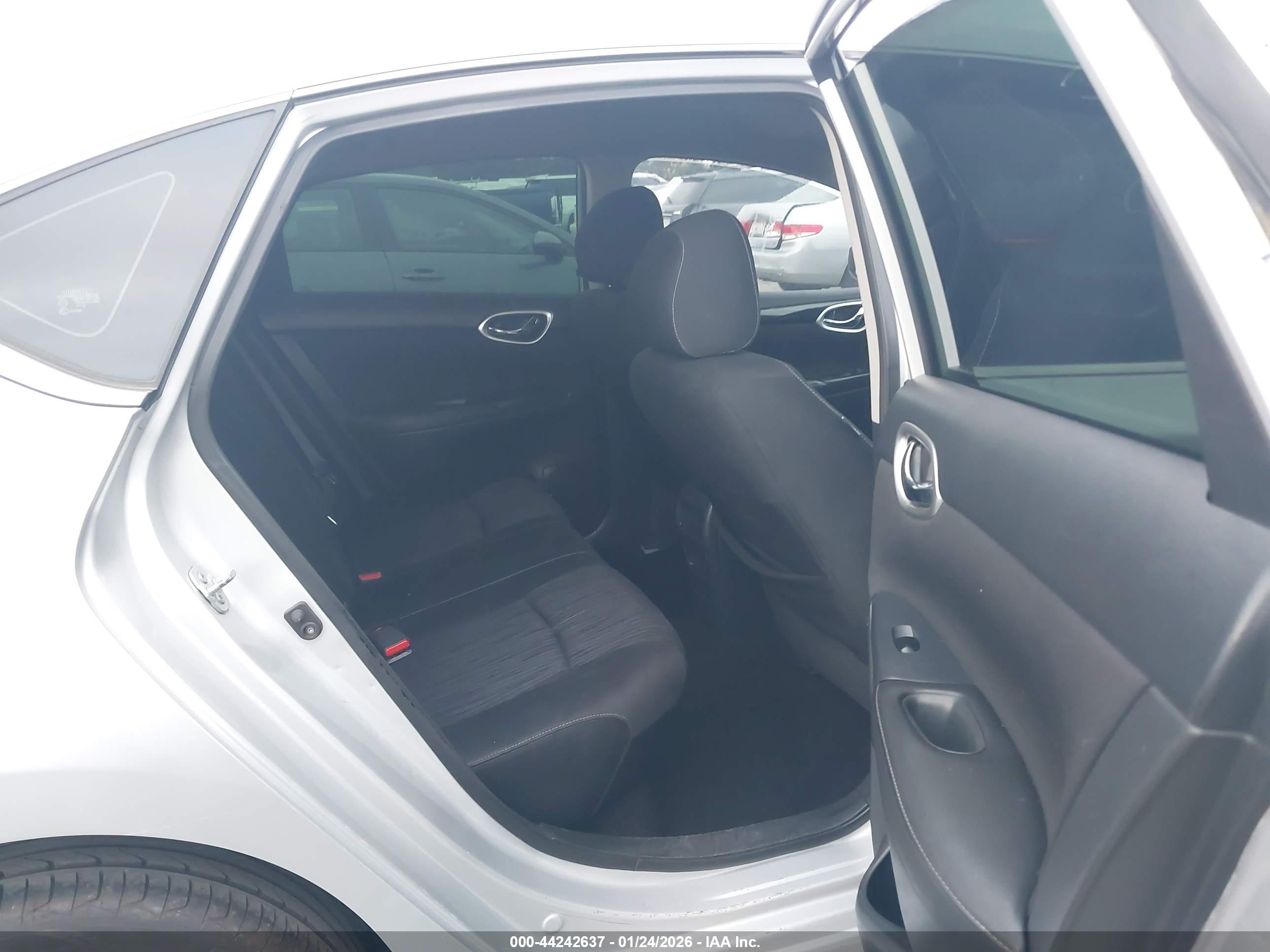 NISSAN SENTRA image 8