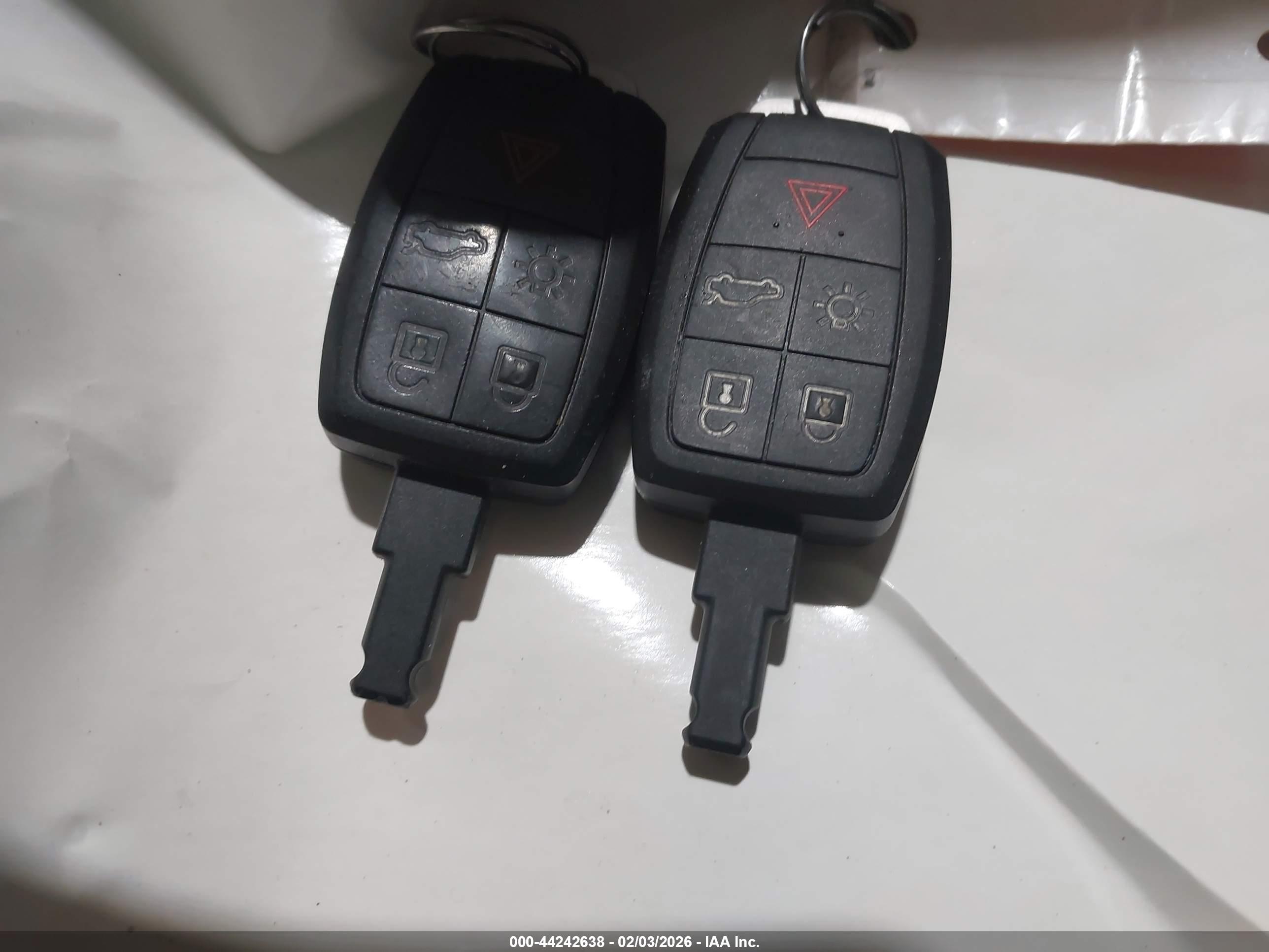 VOLVO C30 image 11