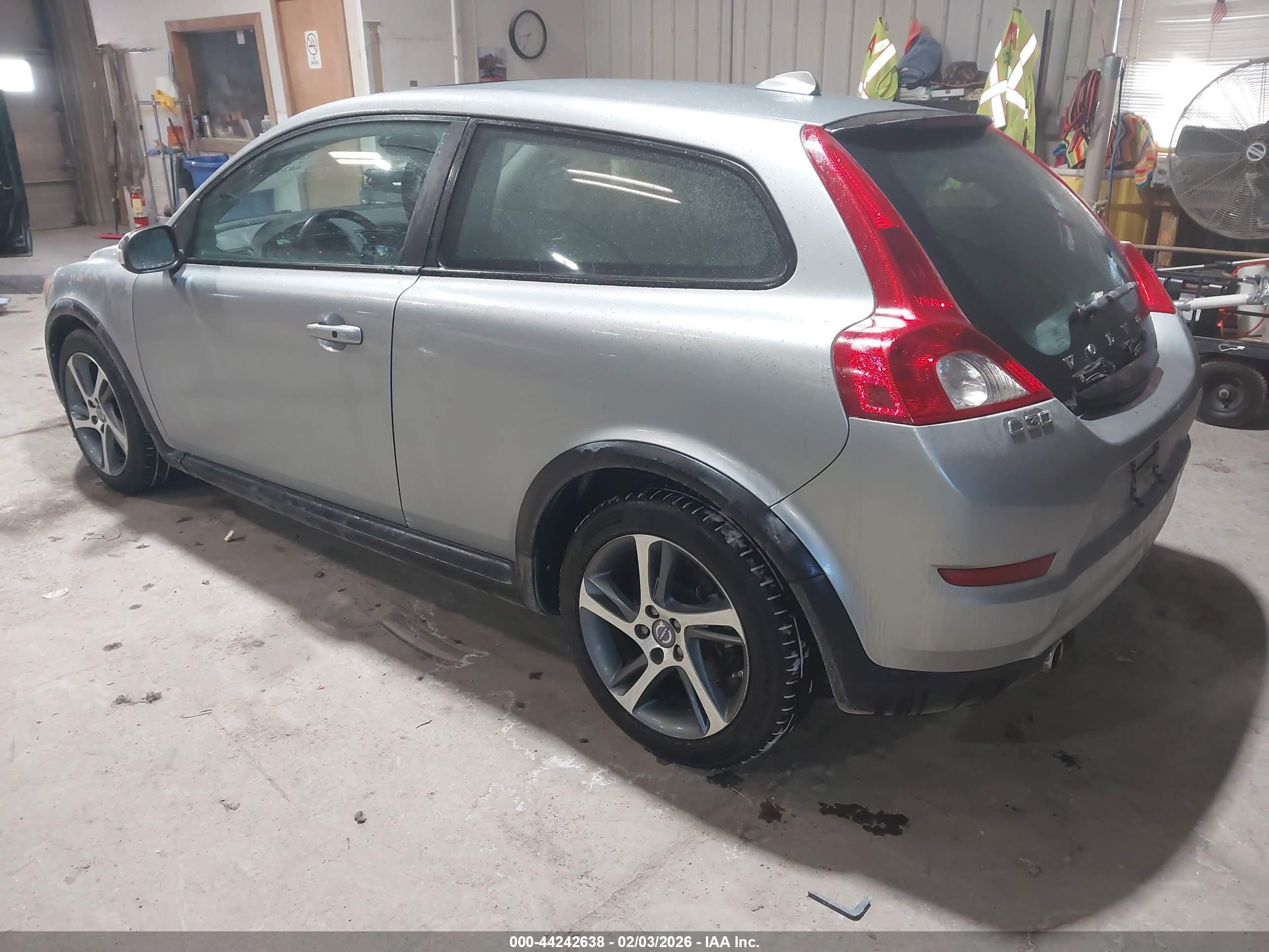 VOLVO C30 image 3