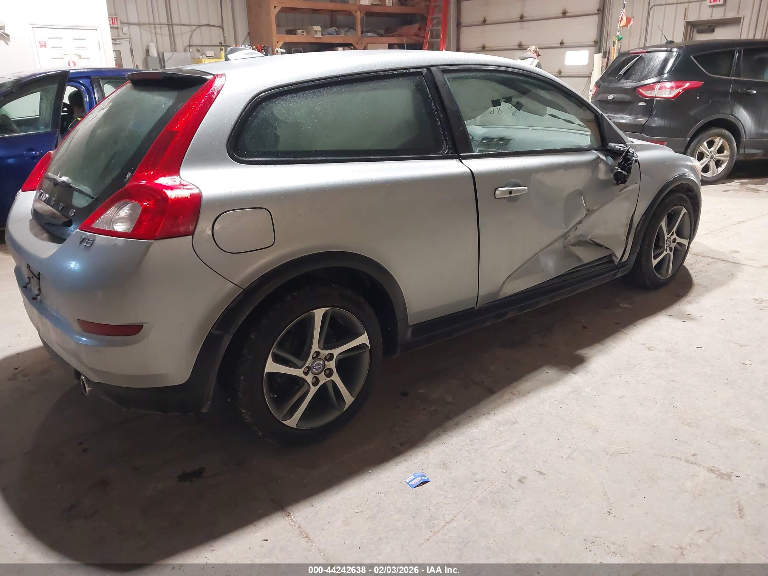 VOLVO C30 image 4