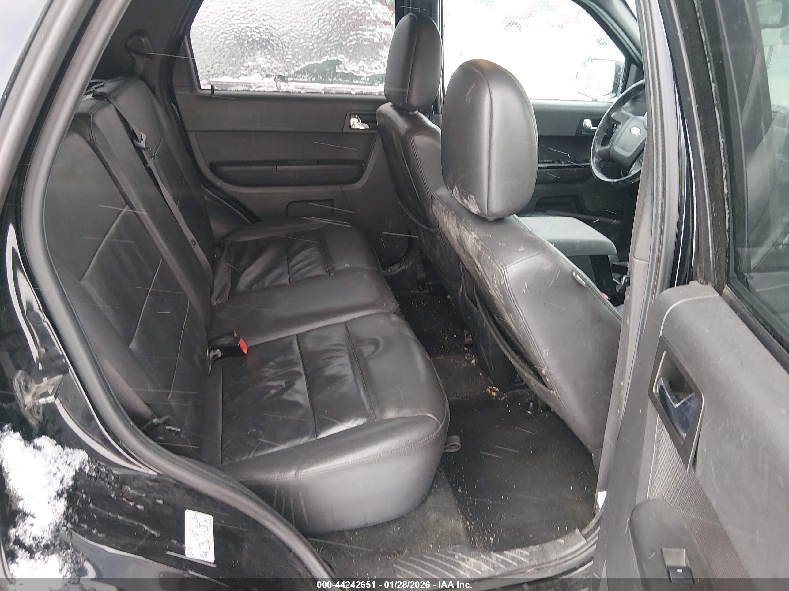 FORD ESCAPE image 8