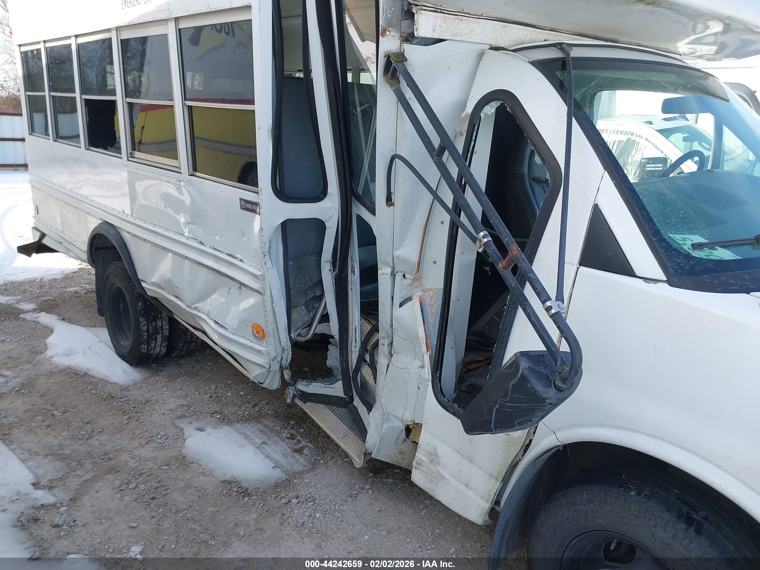 CHEVROLET EXPRESS image 6