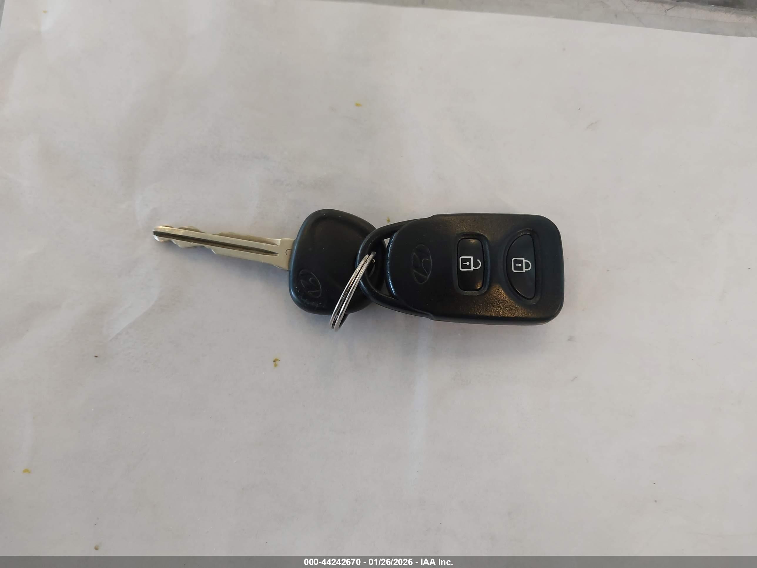 HYUNDAI TUCSON image 11