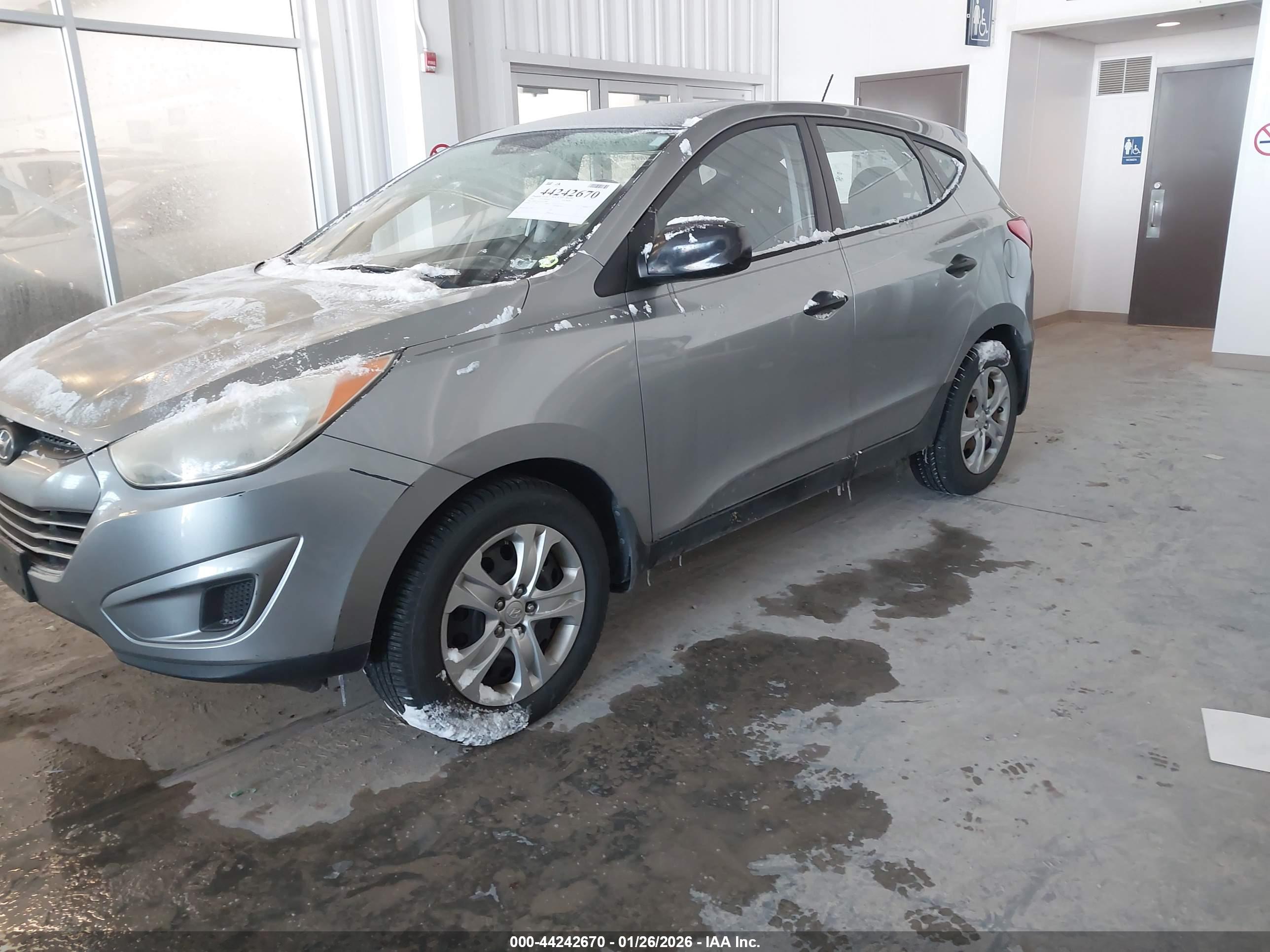 HYUNDAI TUCSON image 2