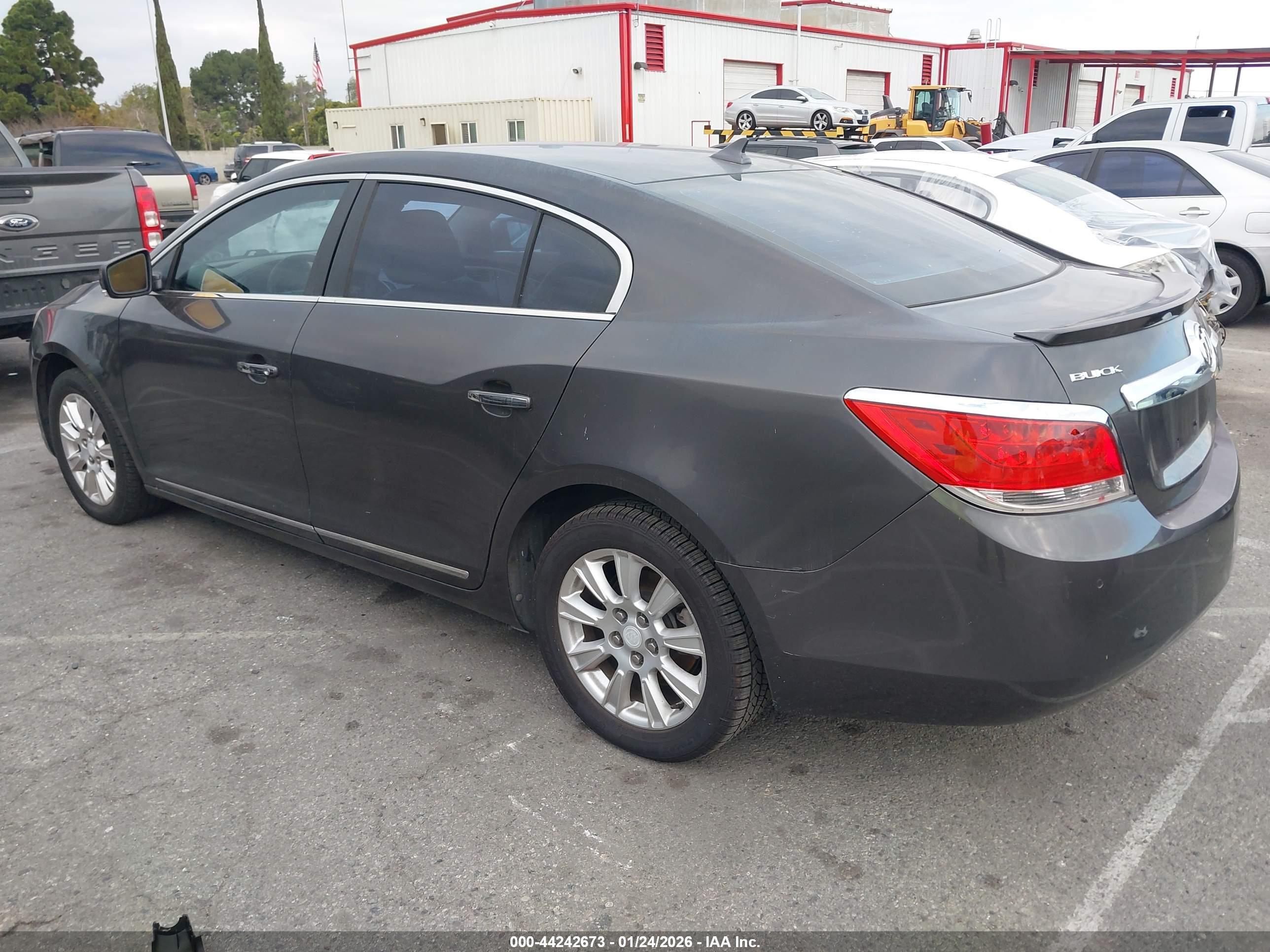 BUICK LACROSSE image 3