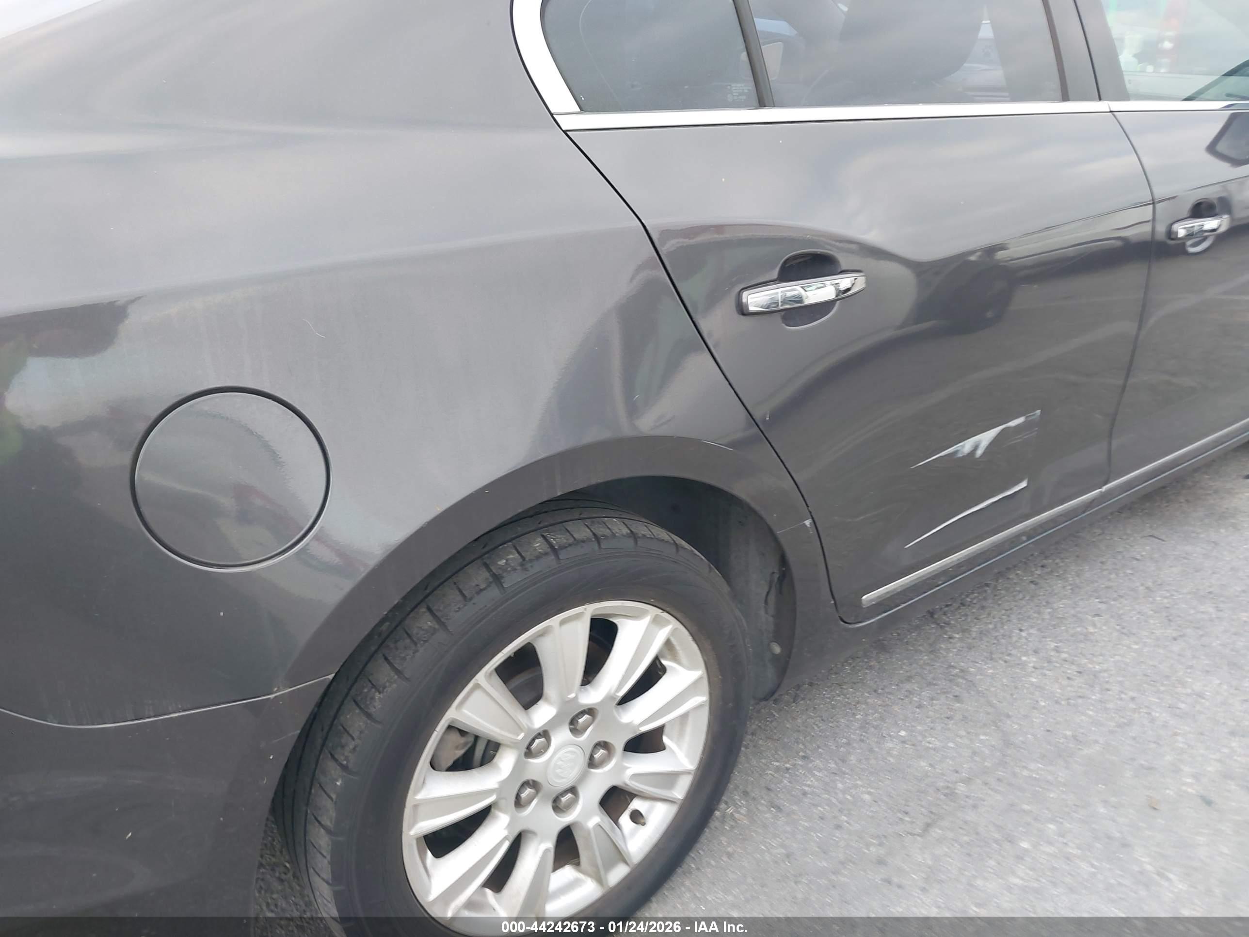 BUICK LACROSSE image 6