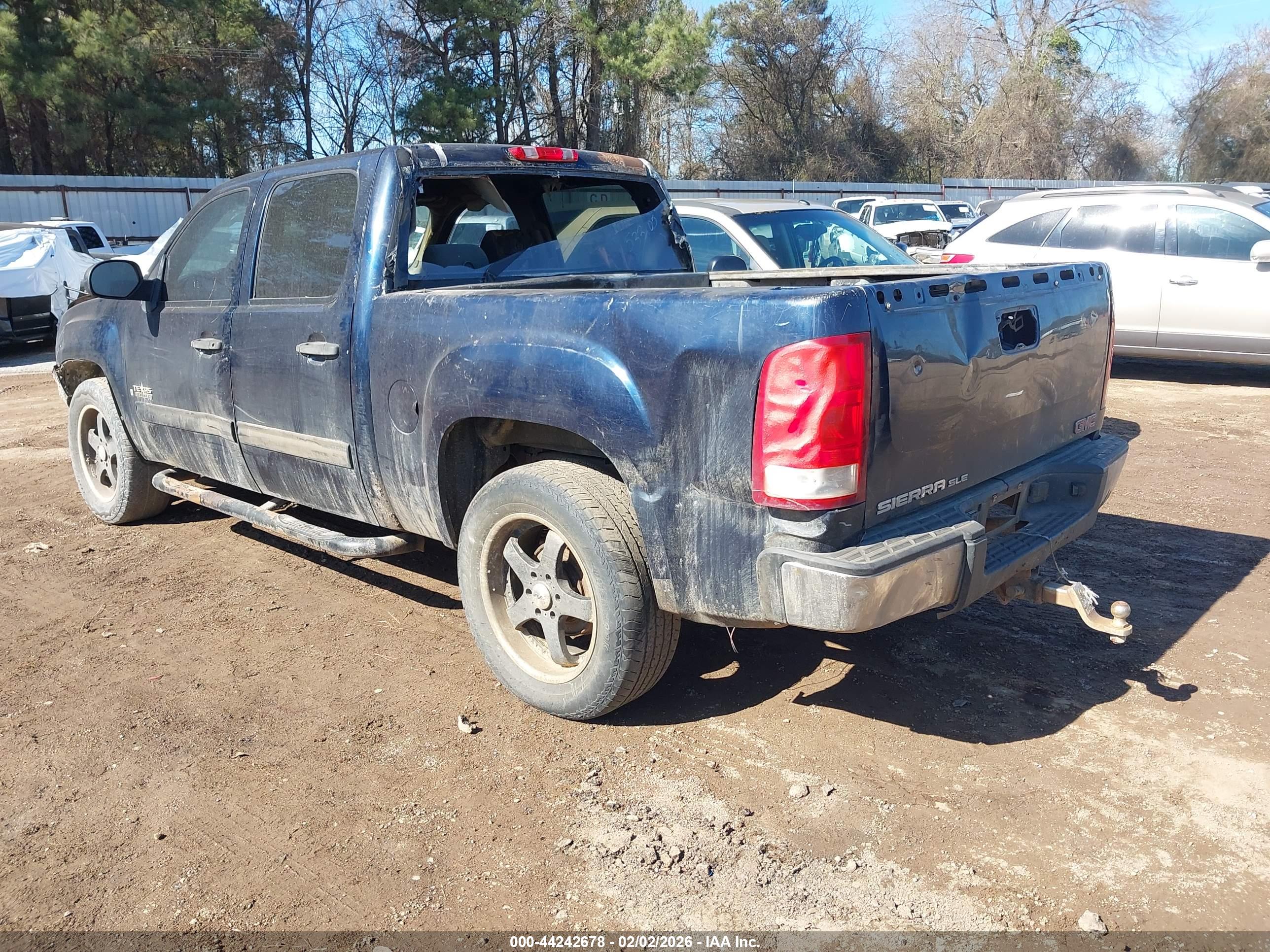 GMC SIERRA image 3