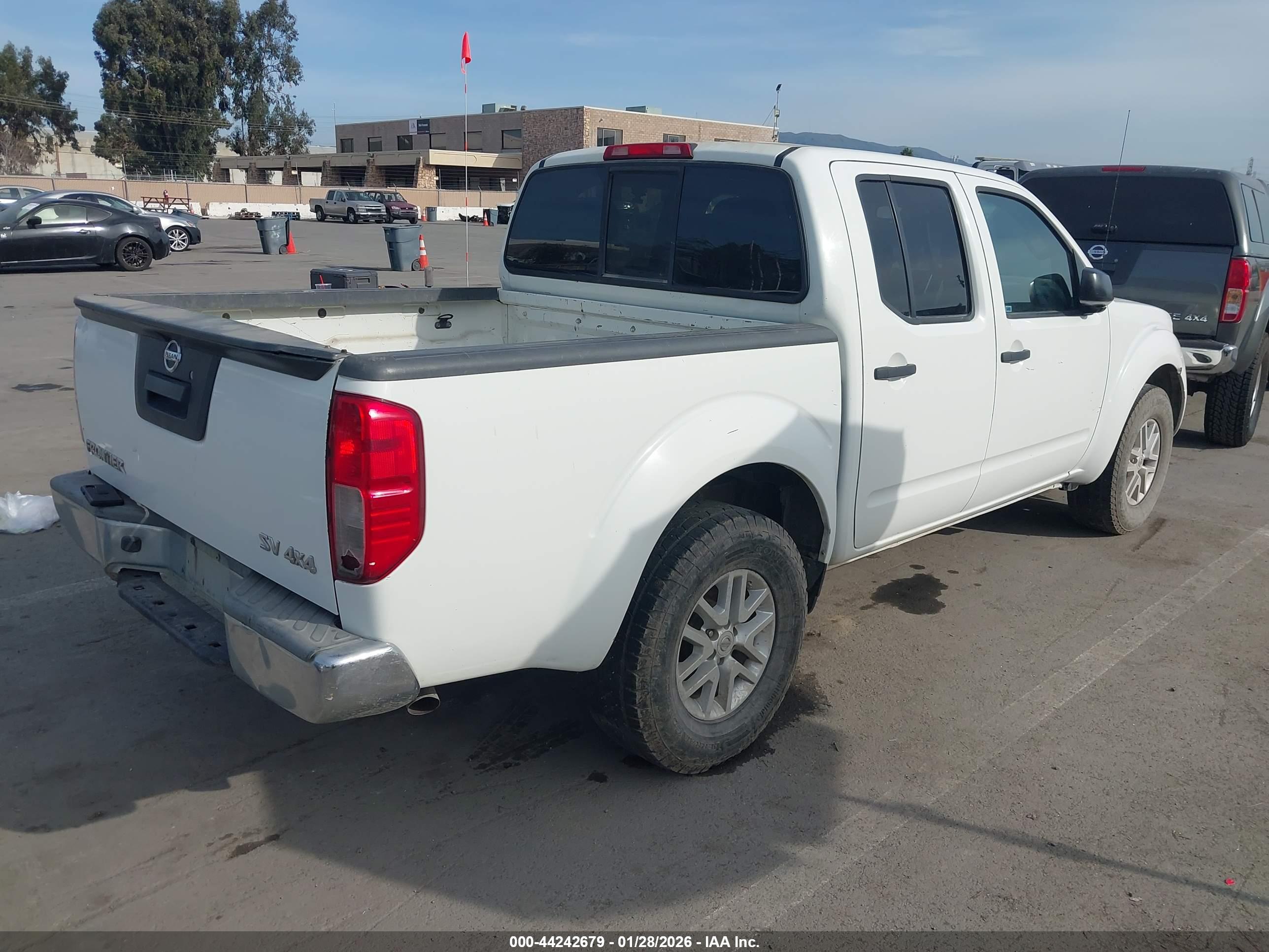 NISSAN FRONTIER image 4