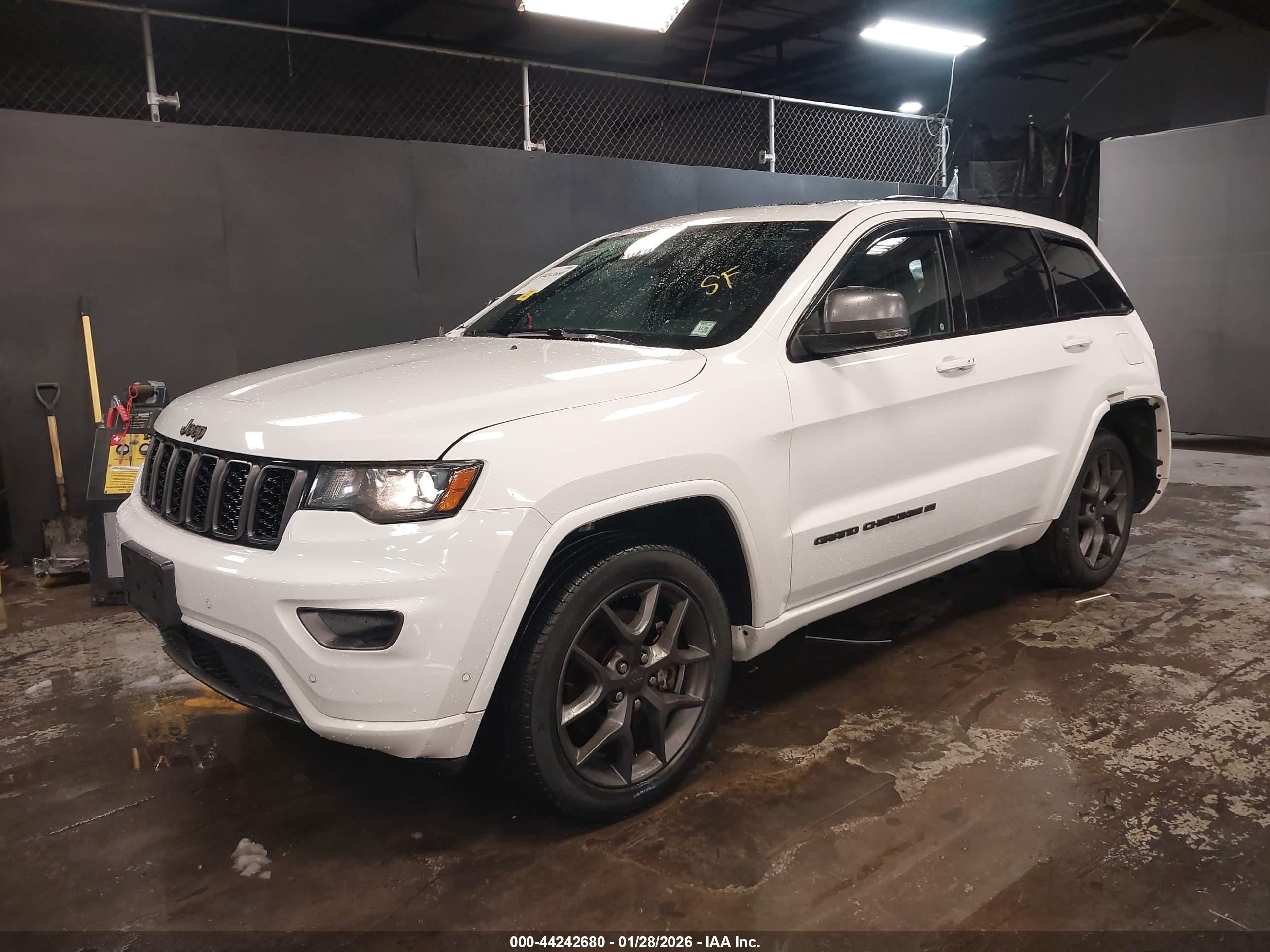 JEEP GRAND image 2