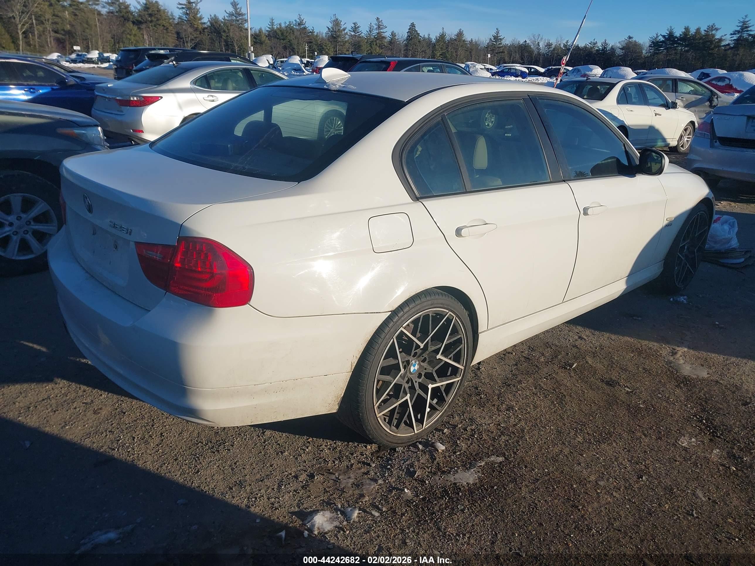 BMW 328I image 4