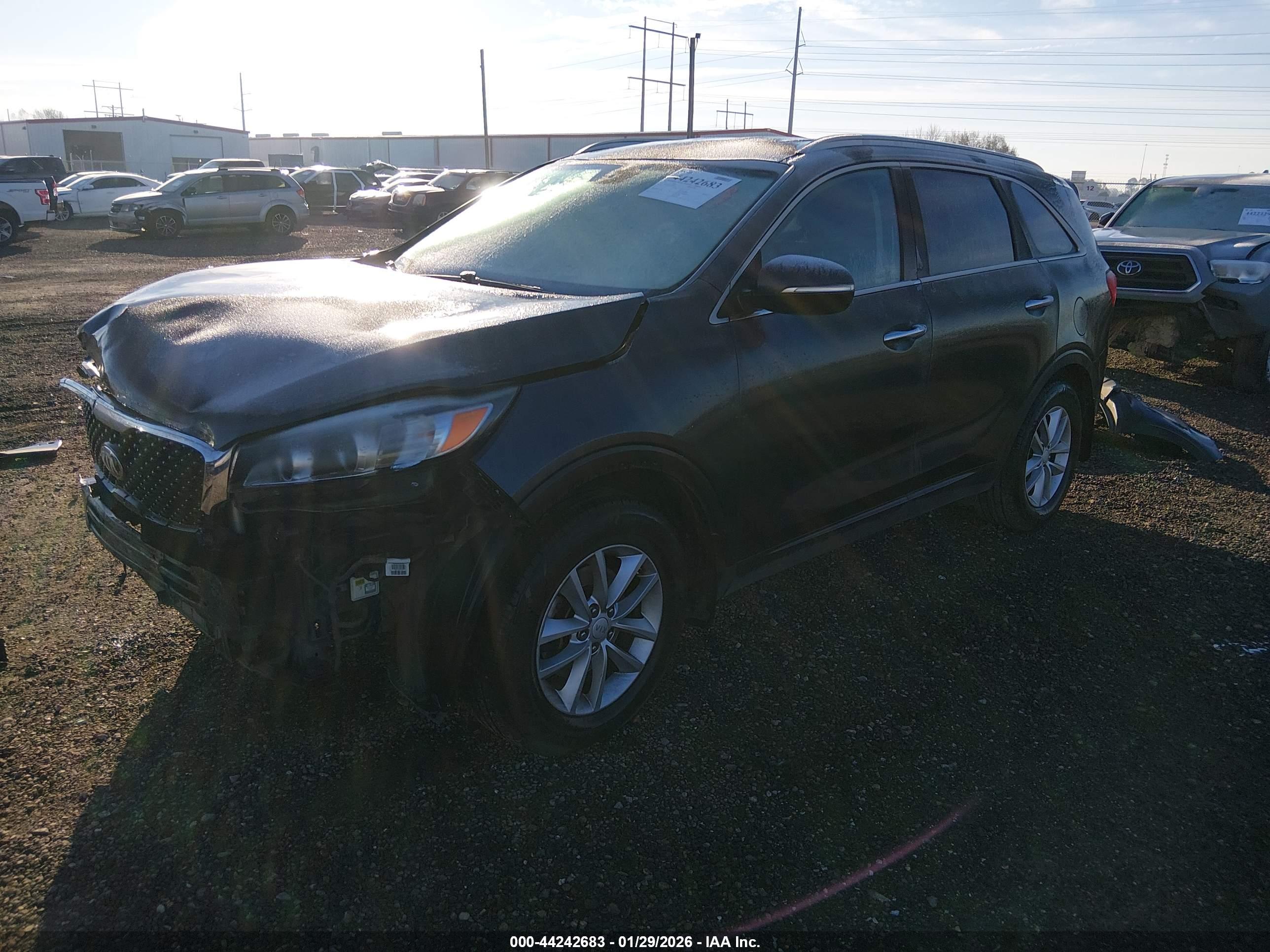 KIA SORENTO image 2