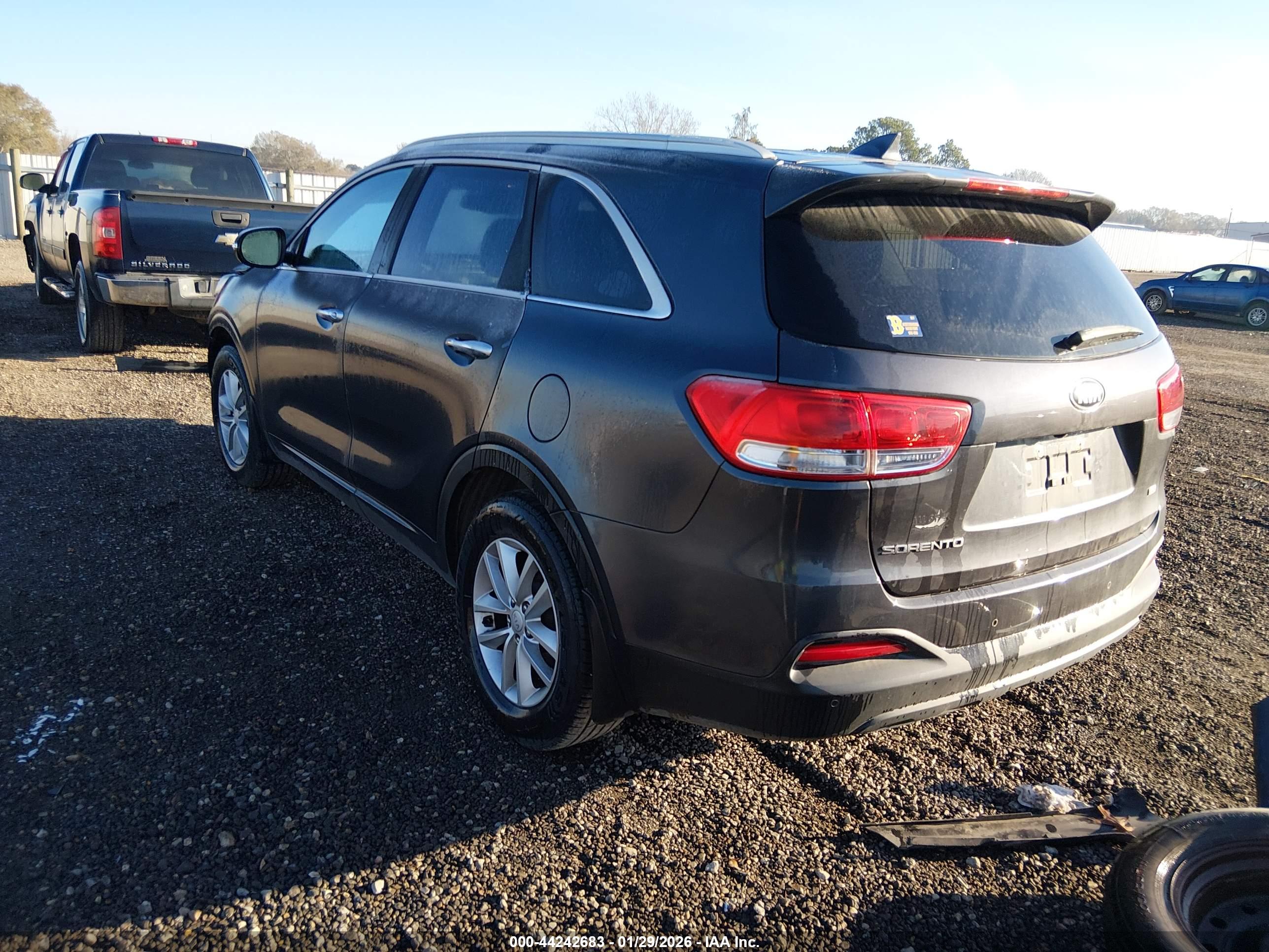KIA SORENTO image 3