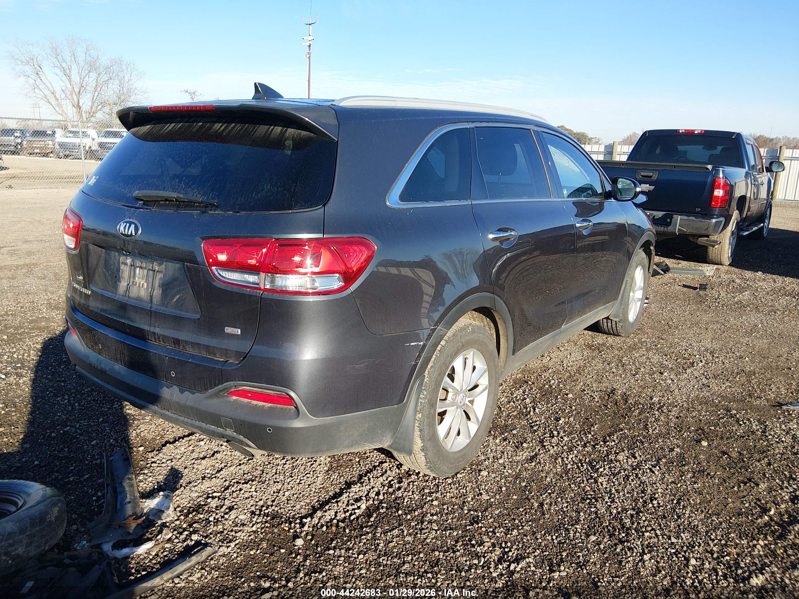 KIA SORENTO image 4