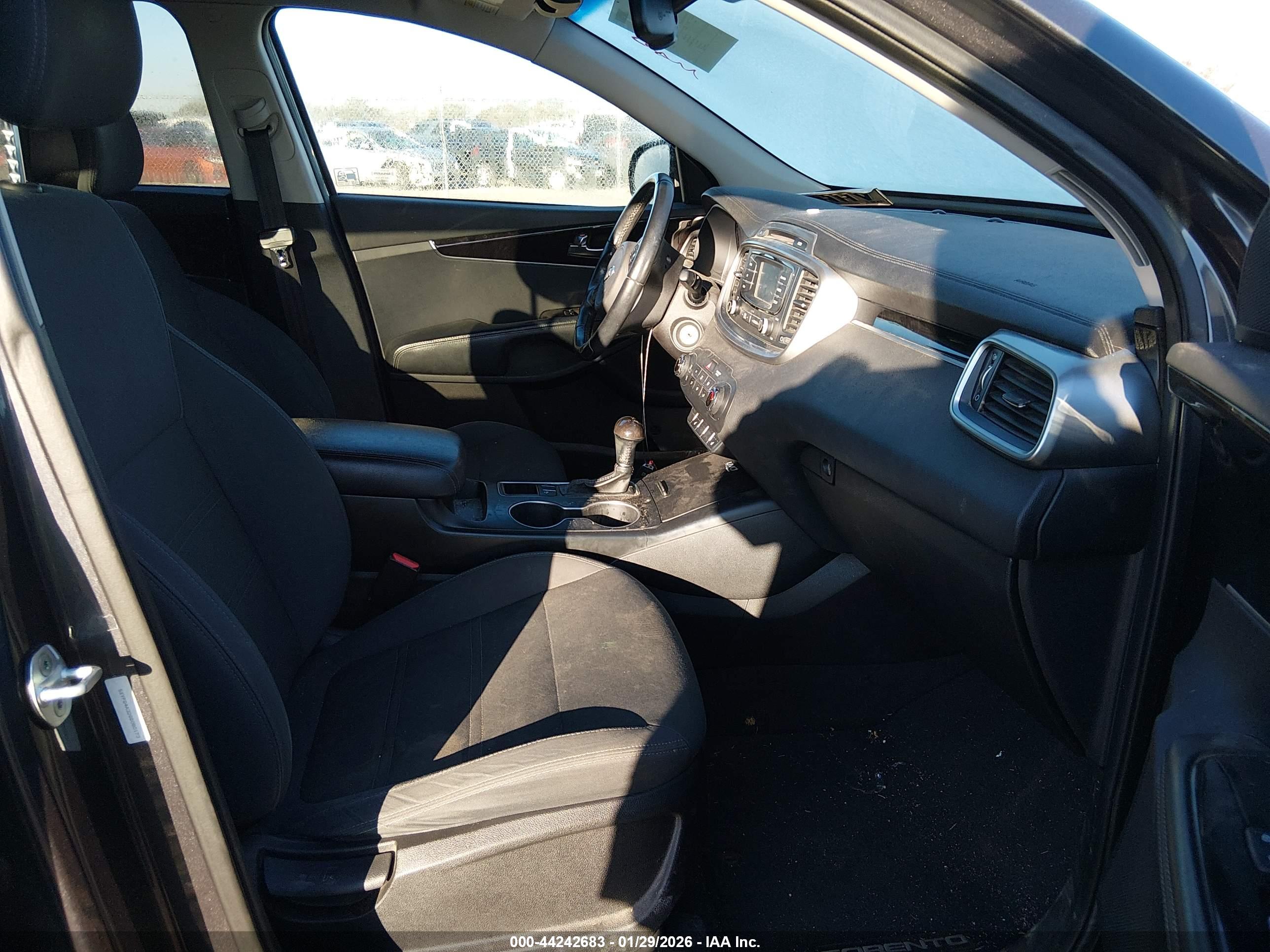 KIA SORENTO image 5