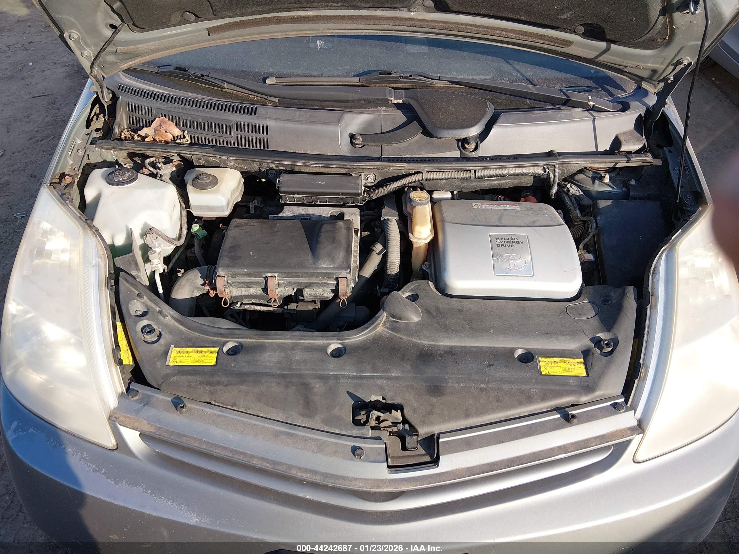 TOYOTA PRIUS image 10
