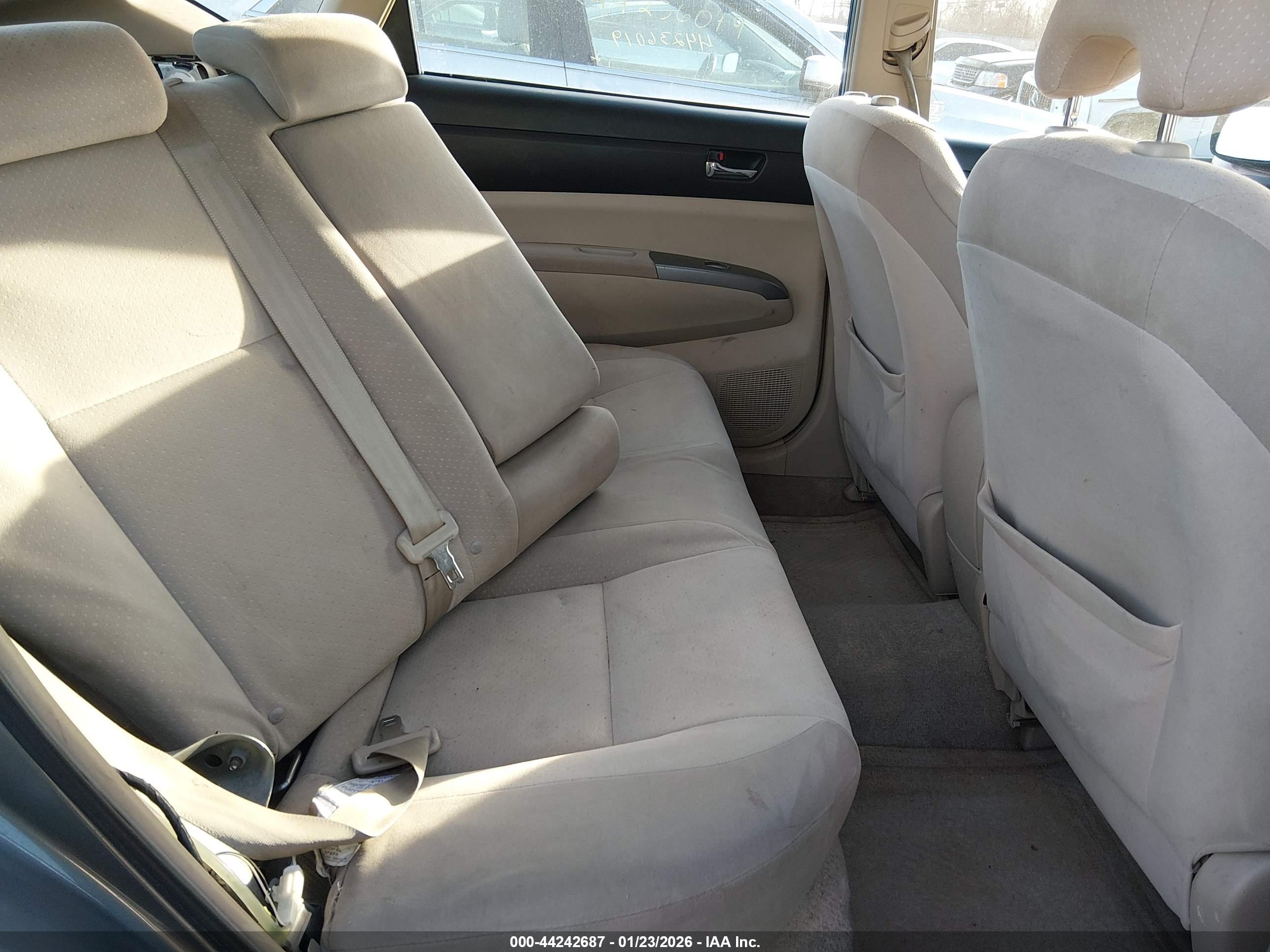 TOYOTA PRIUS image 8
