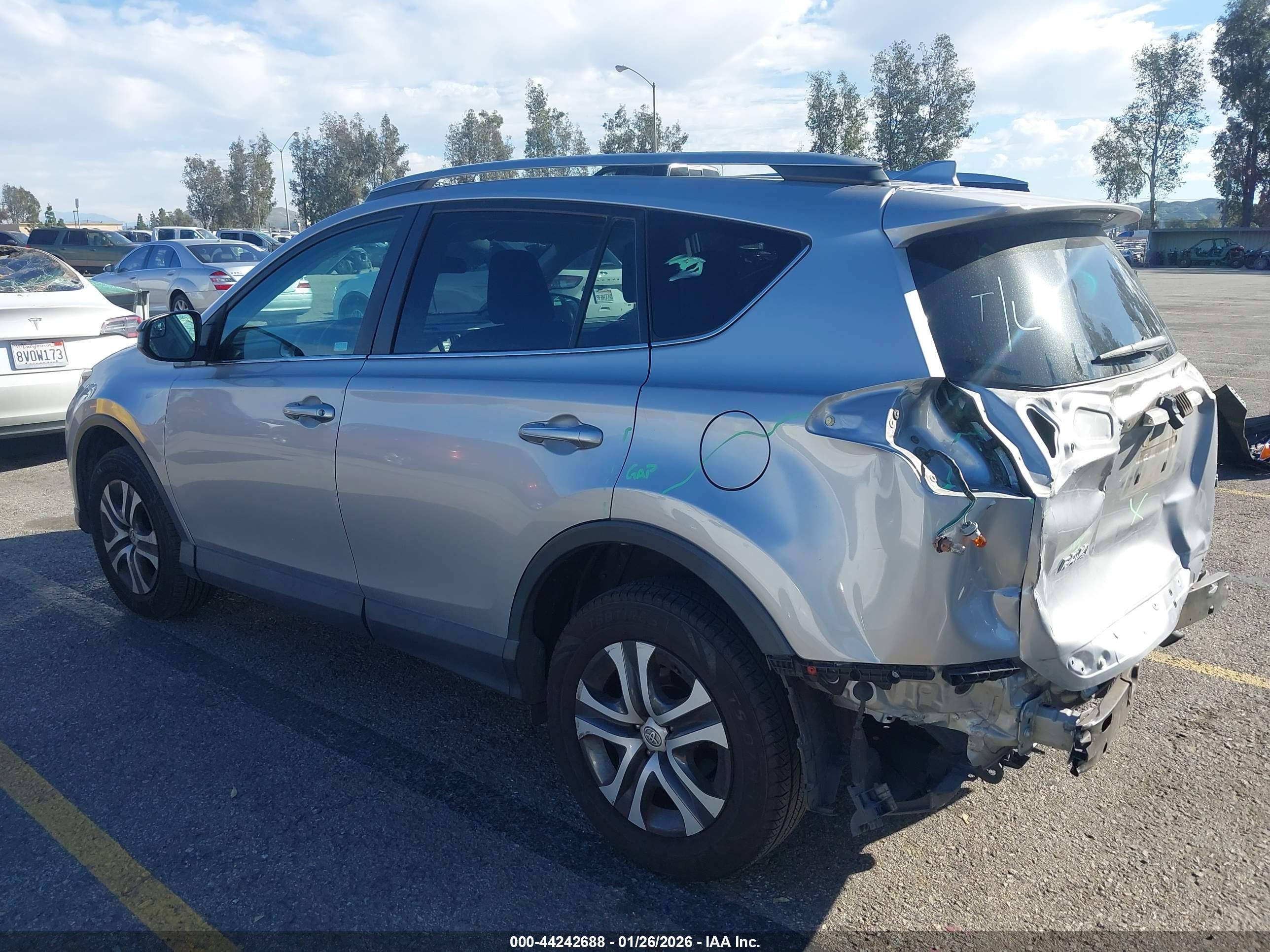 TOYOTA RAV4 image 3