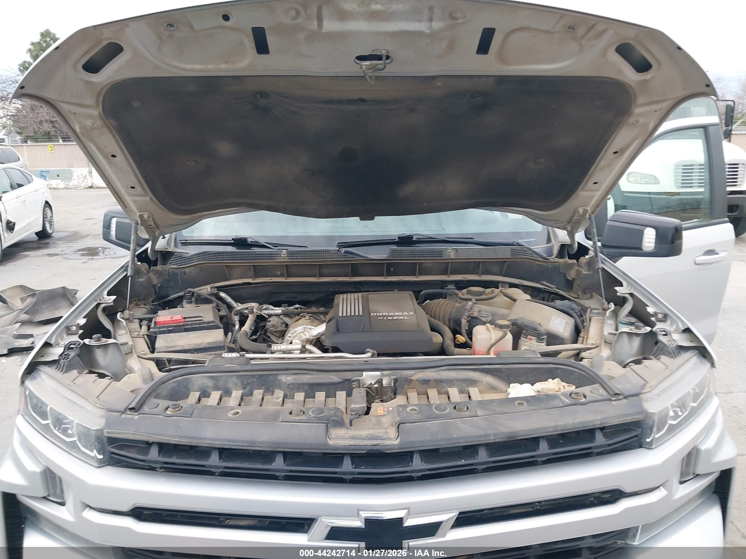 CHEVROLET SILVERADO image 10