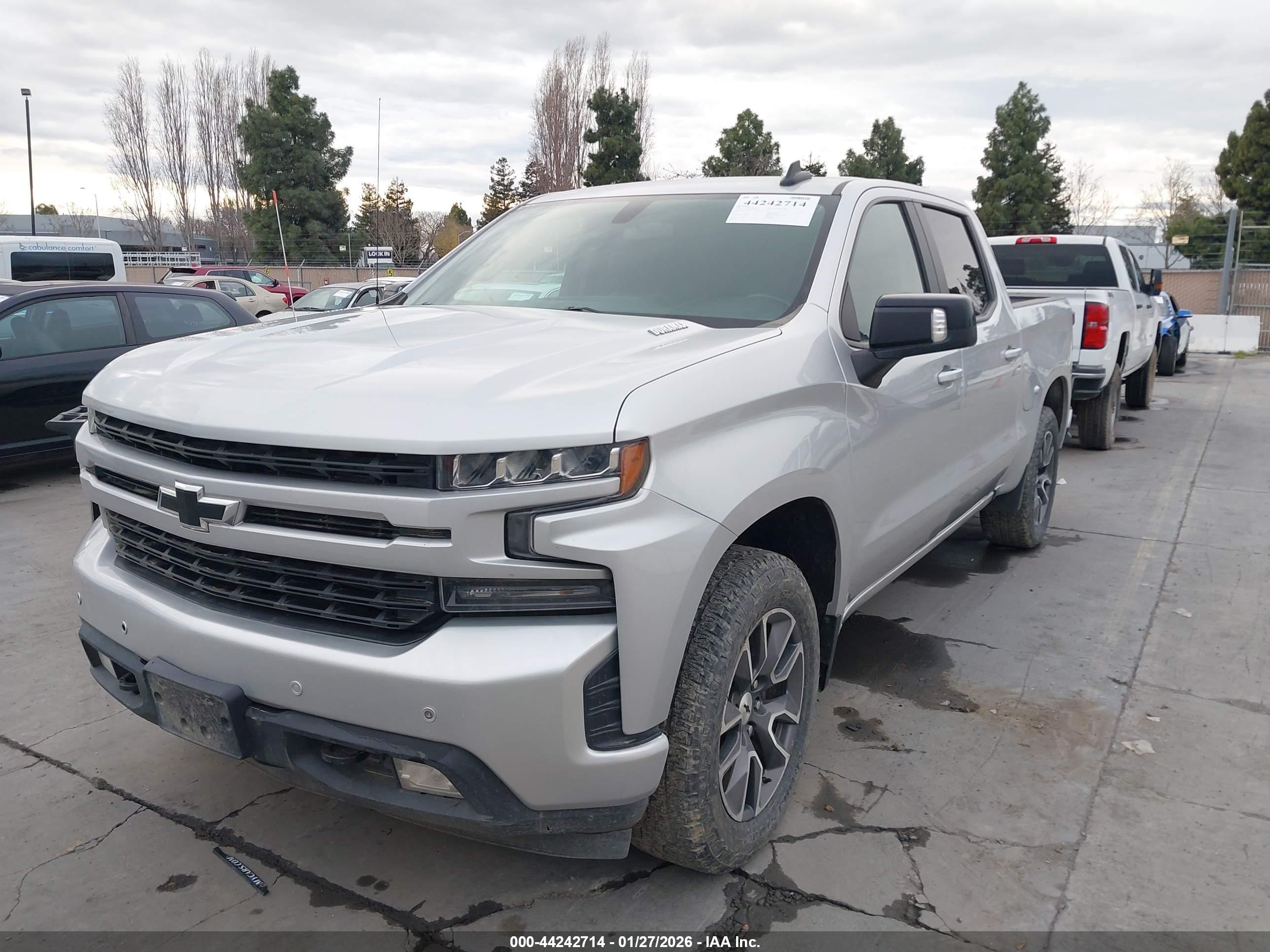 CHEVROLET SILVERADO image 6