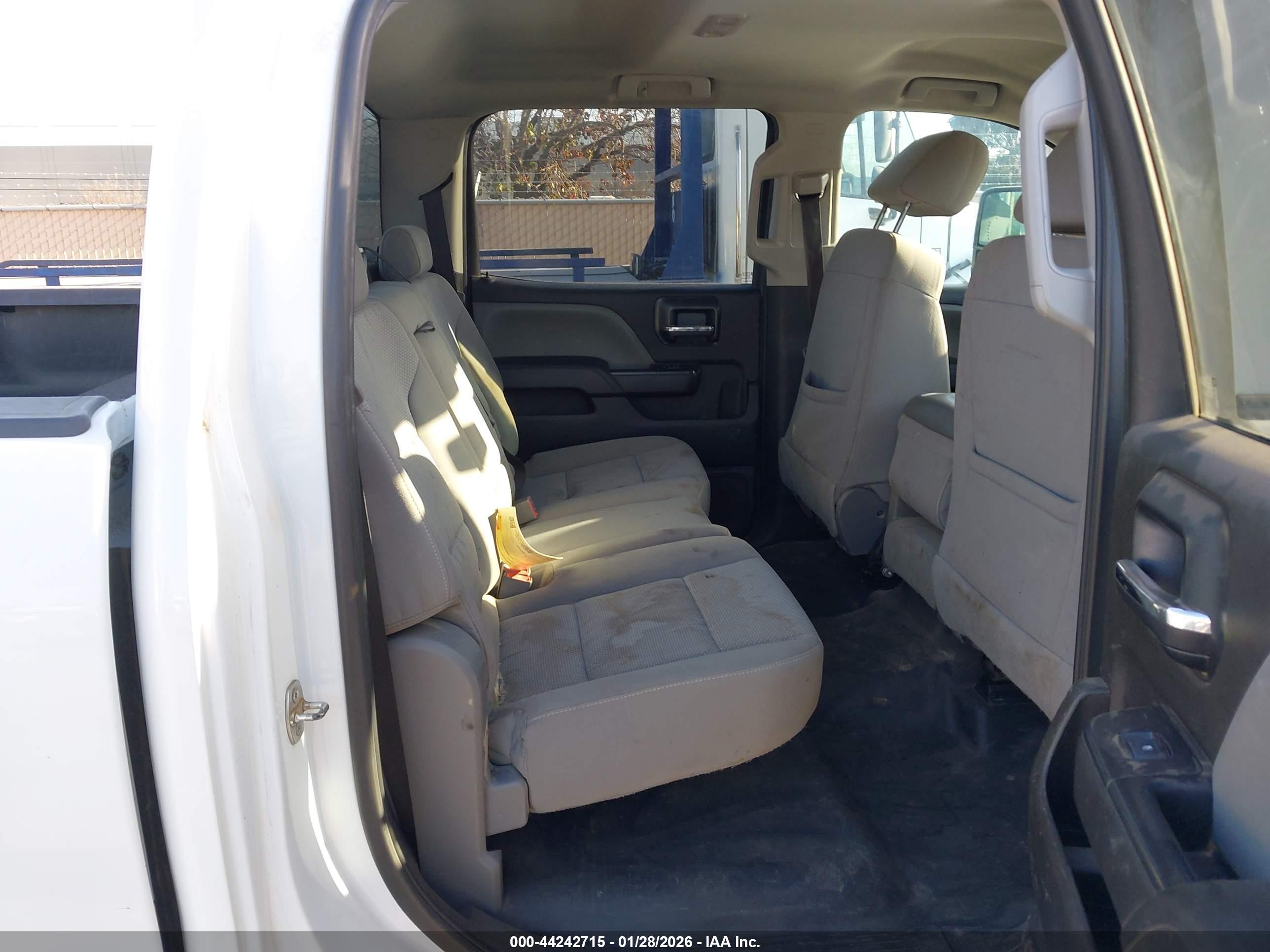 CHEVROLET SILVERADO image 8