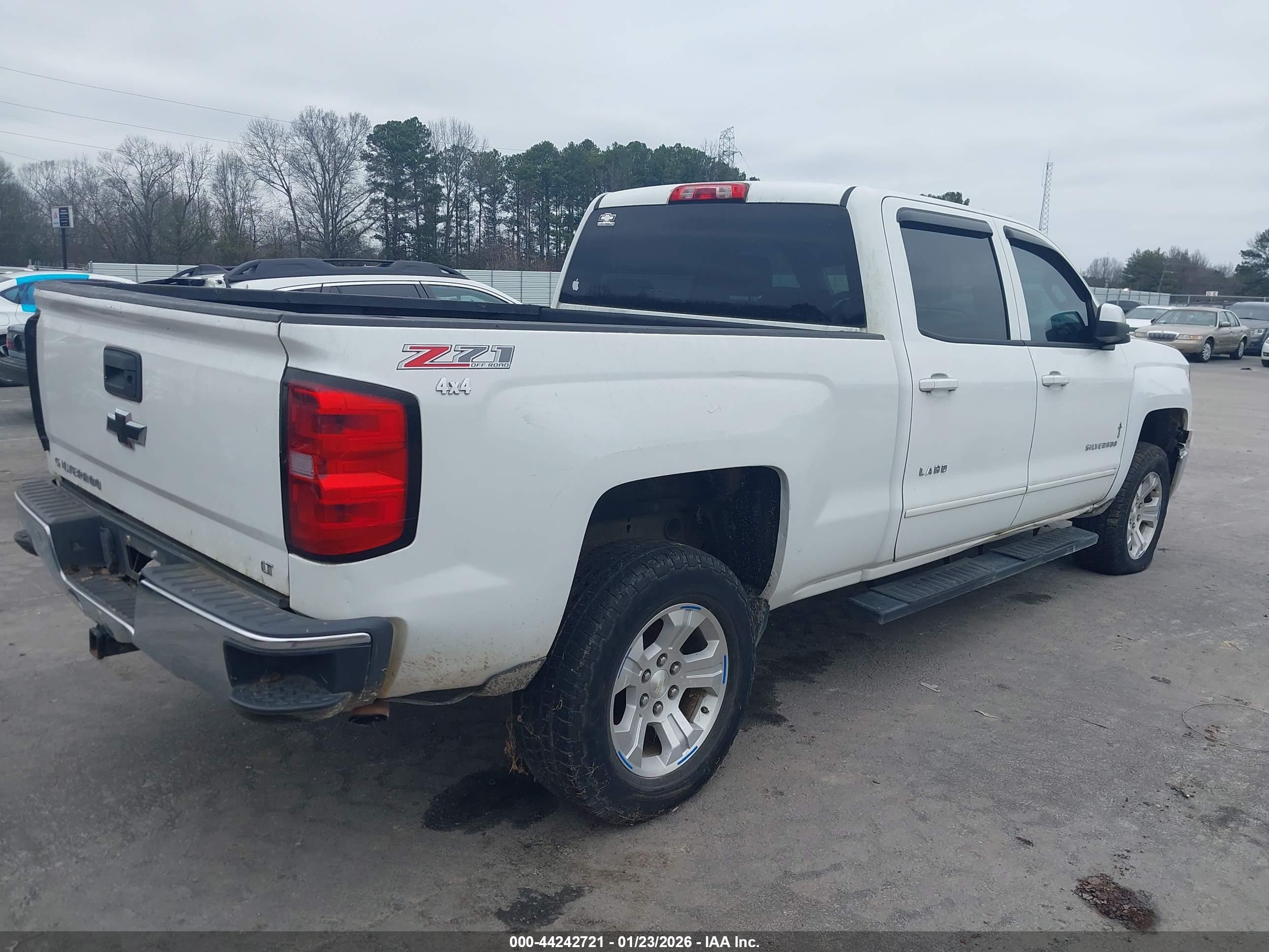 CHEVROLET SILVERADO image 4