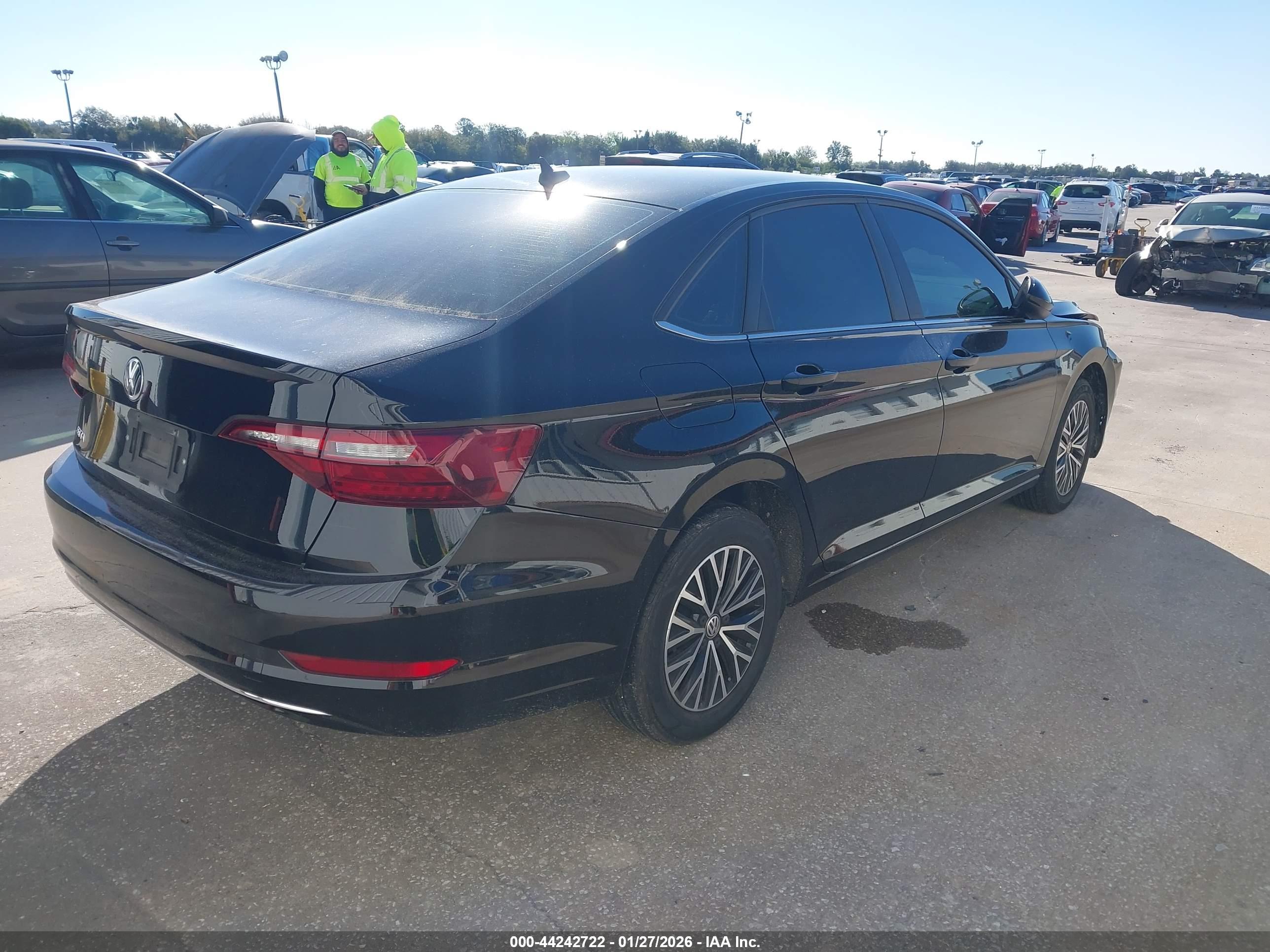 VOLKSWAGEN JETTA image 4