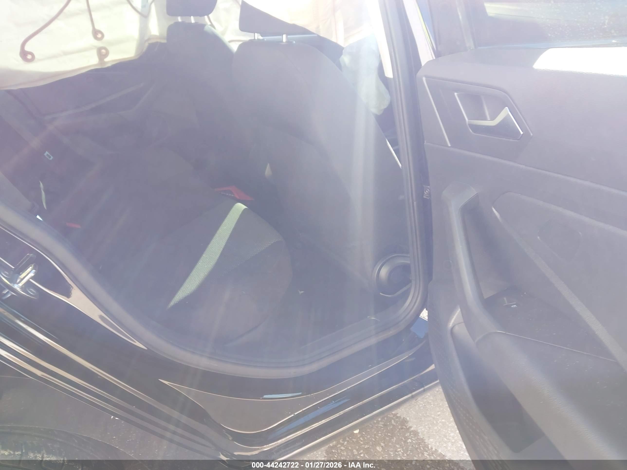 VOLKSWAGEN JETTA image 8