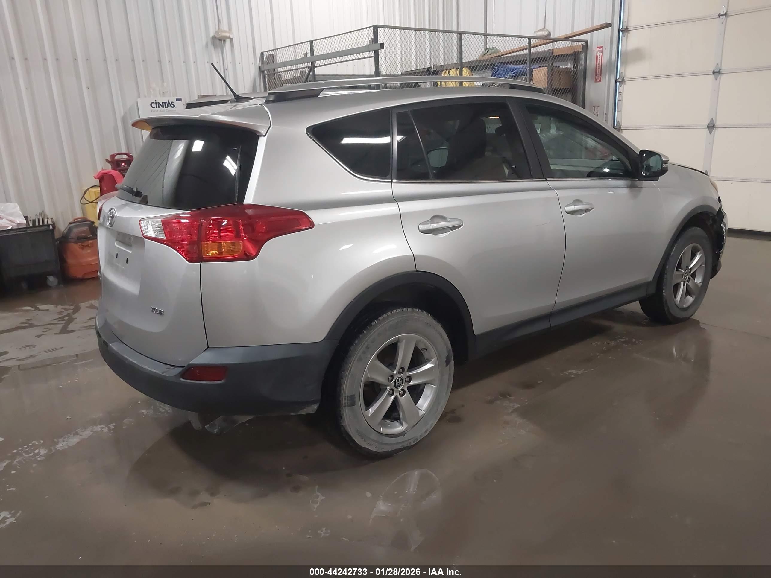 TOYOTA RAV4 image 4