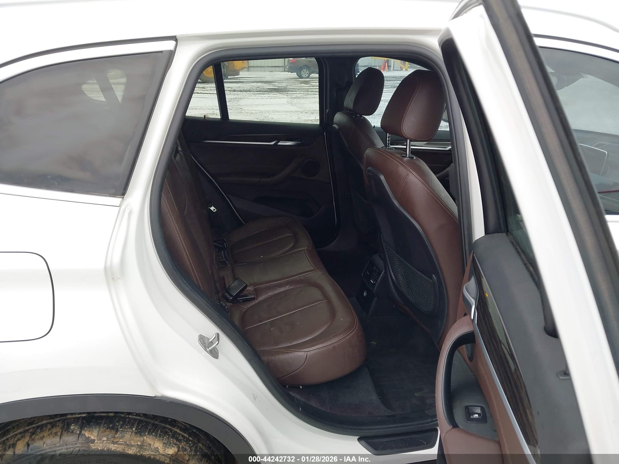 BMW X1 image 8