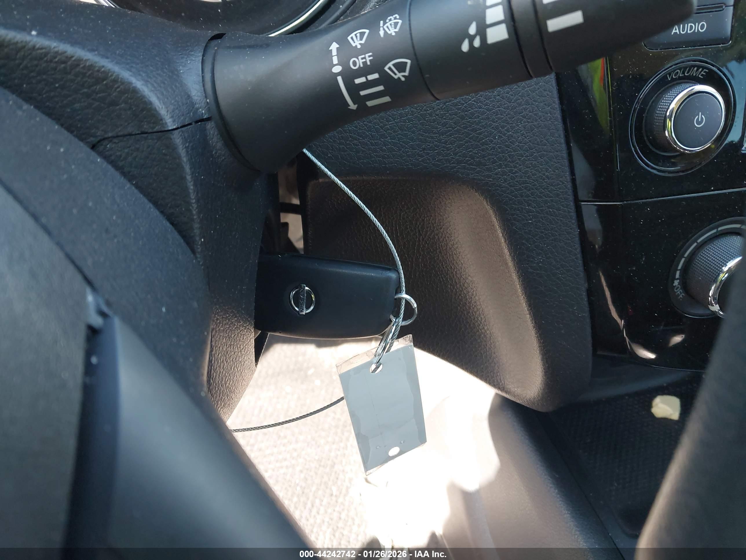 NISSAN ROGUE image 11