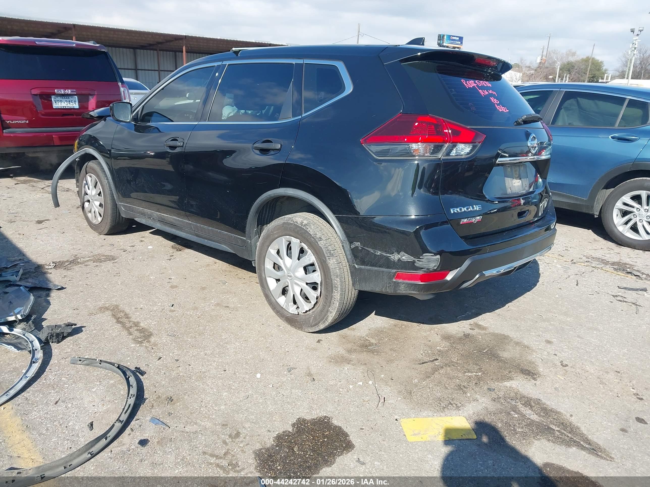 NISSAN ROGUE image 3