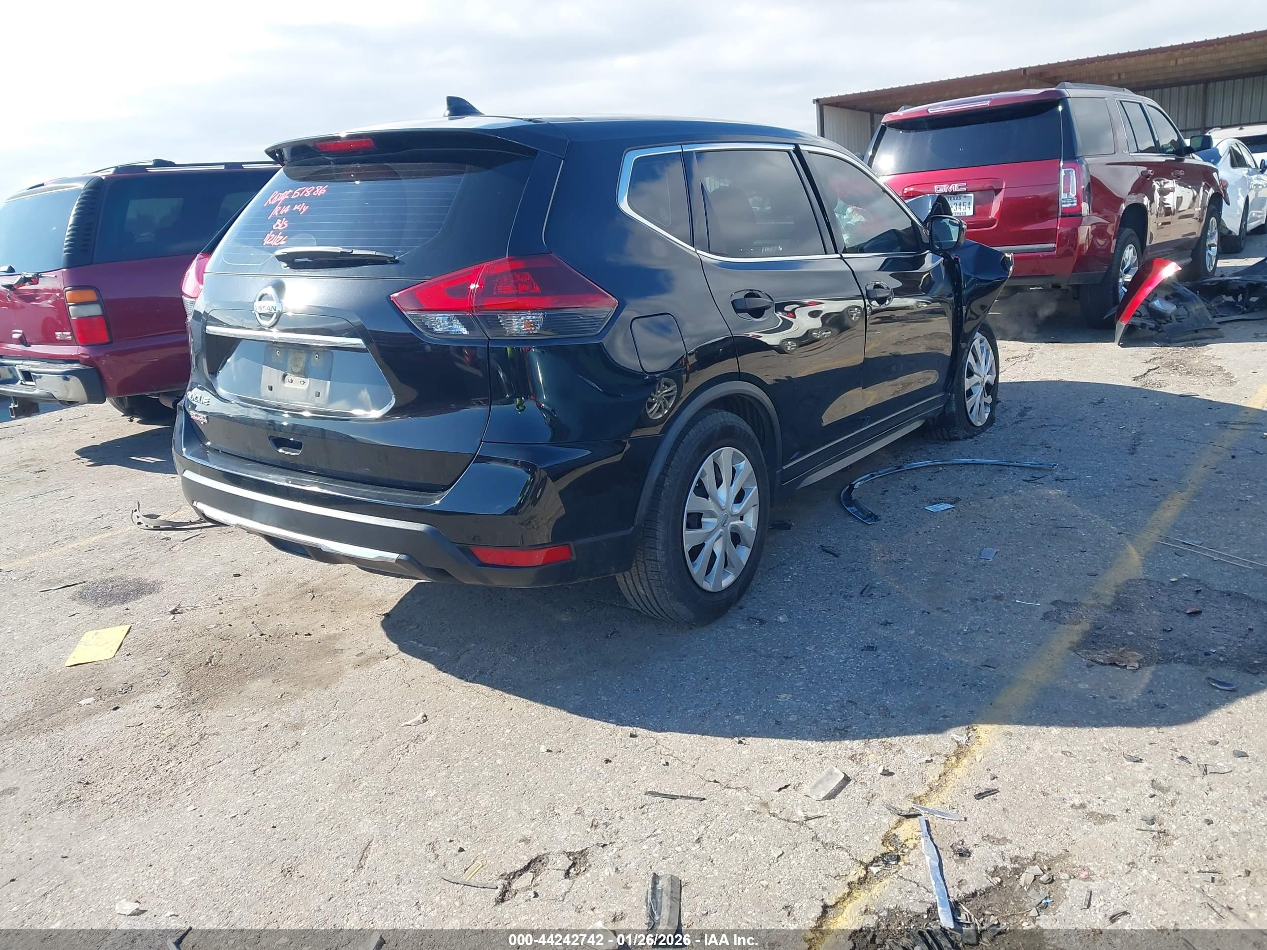 NISSAN ROGUE image 4