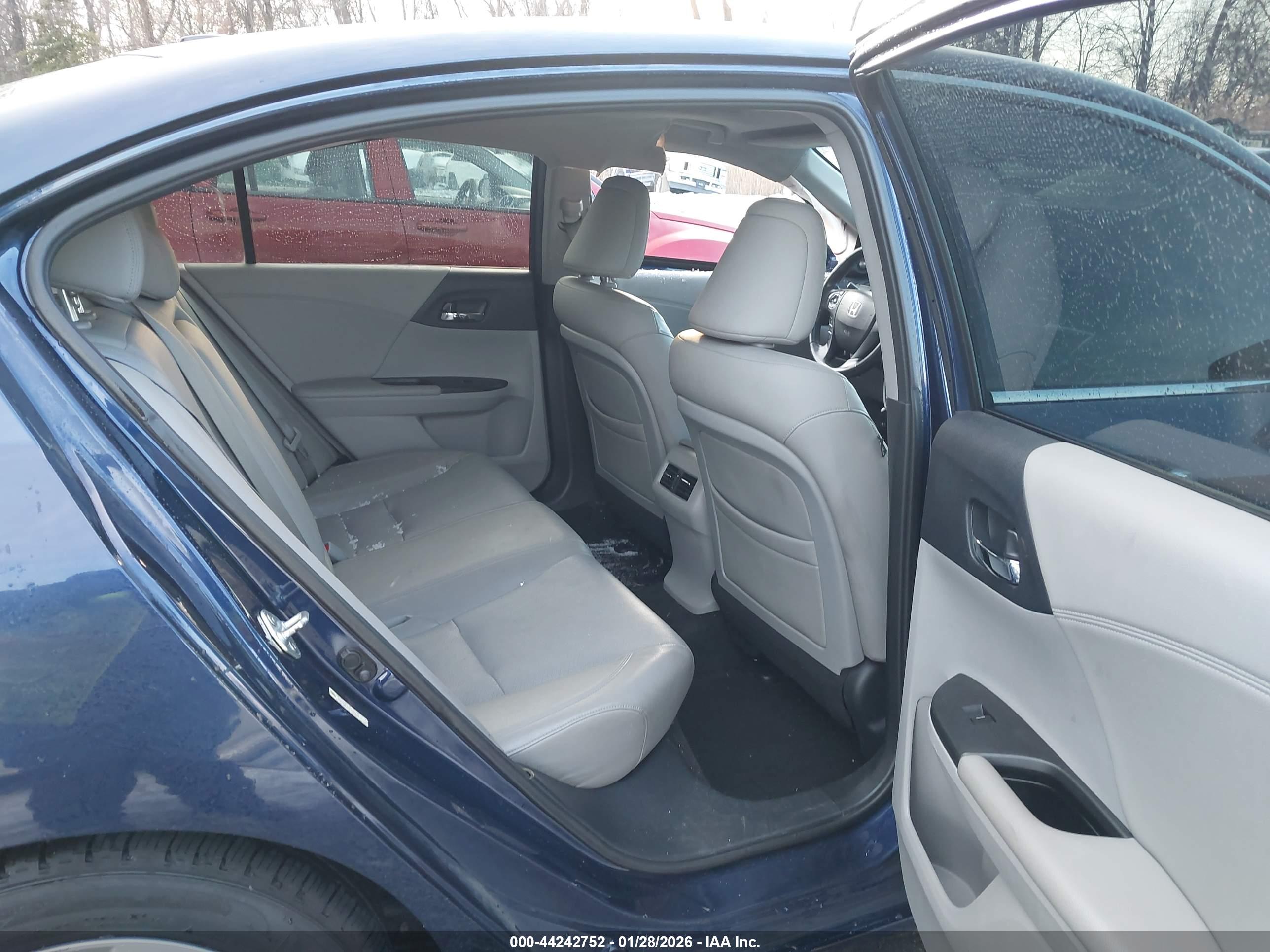 HONDA ACCORD image 8