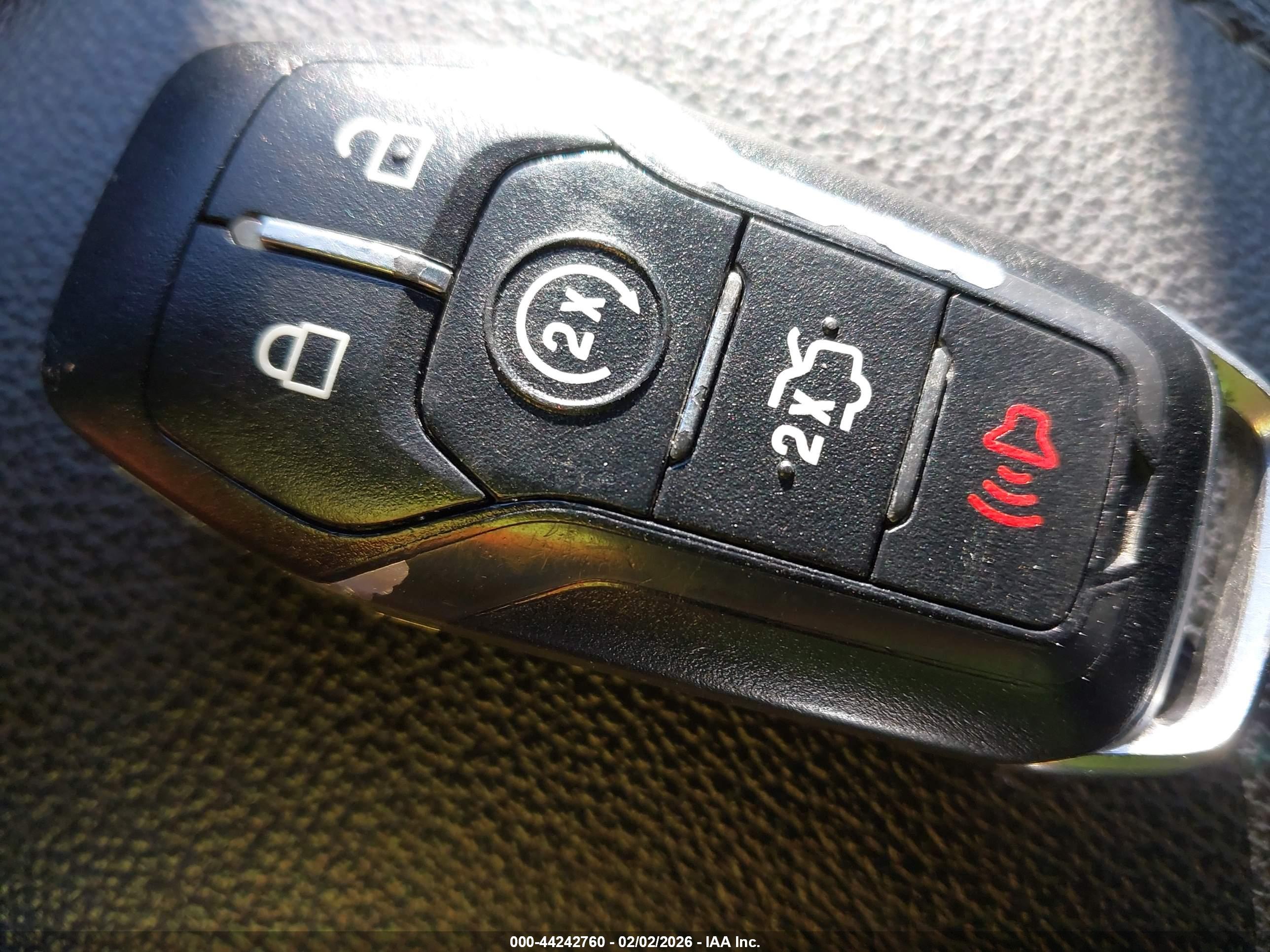 FORD FUSION image 11