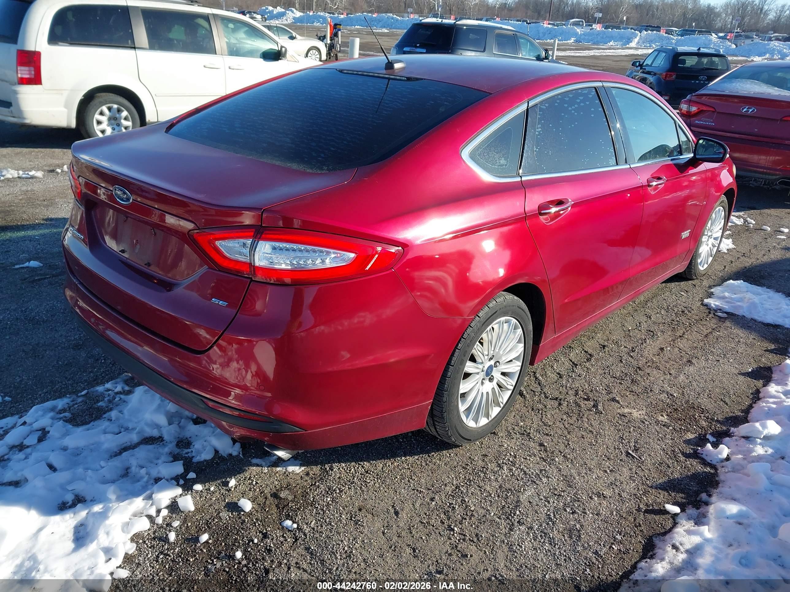FORD FUSION image 4