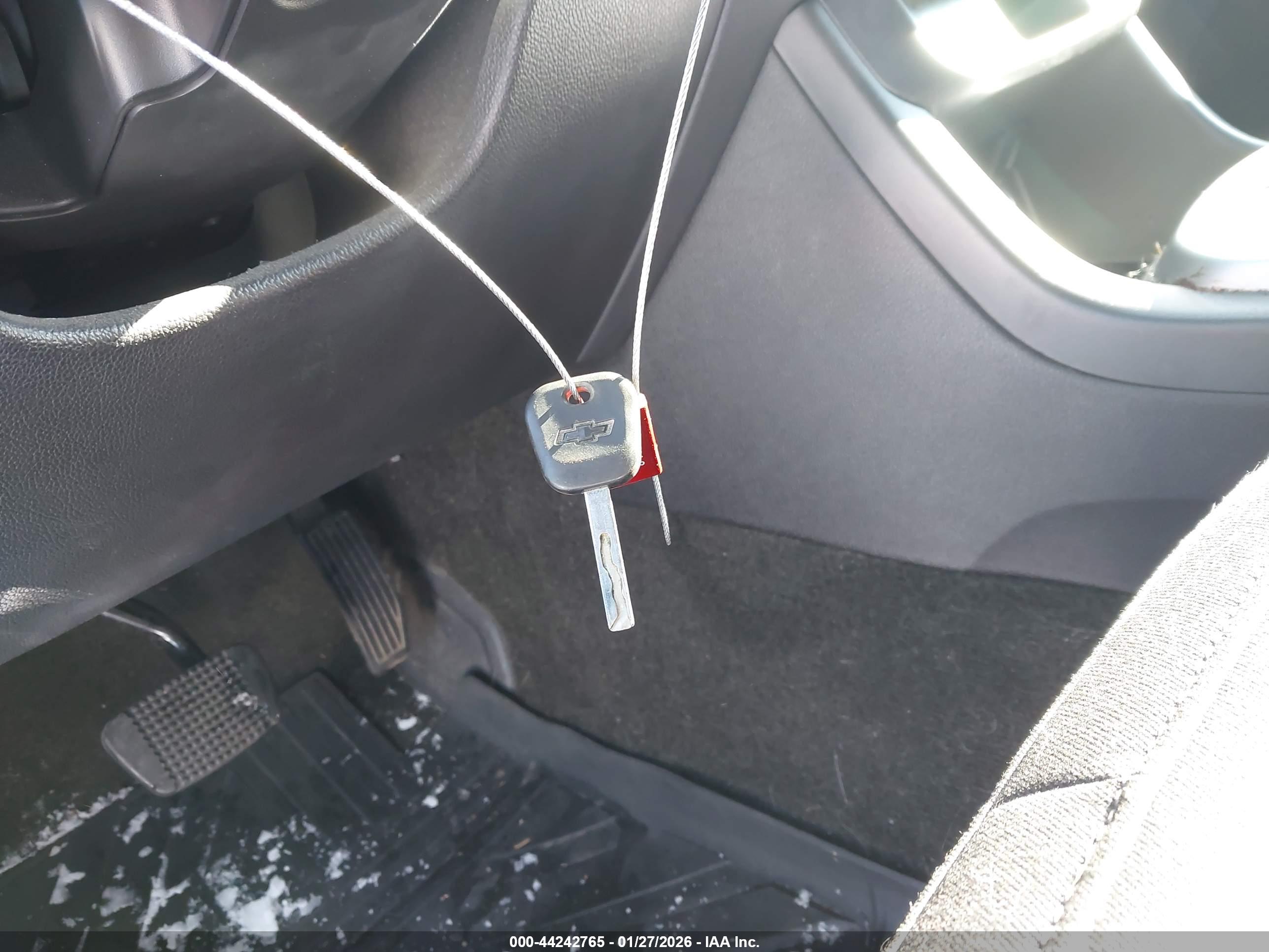 CHEVROLET COLORADO image 11