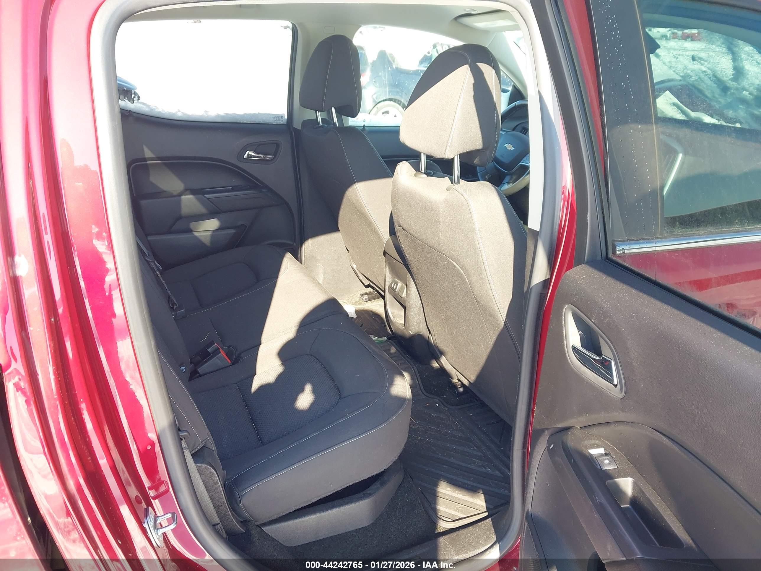 CHEVROLET COLORADO image 8