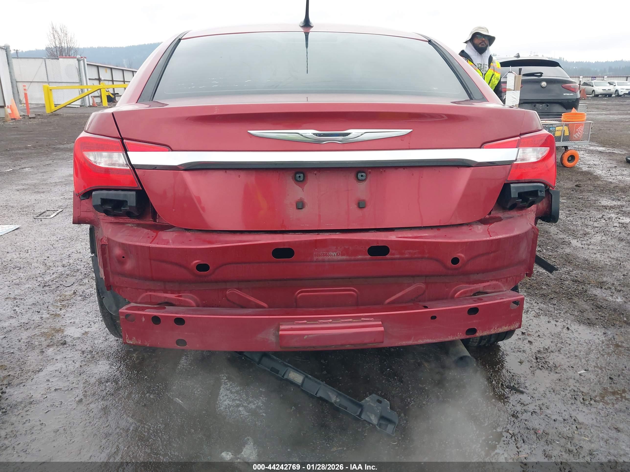 CHRYSLER 200 image 6