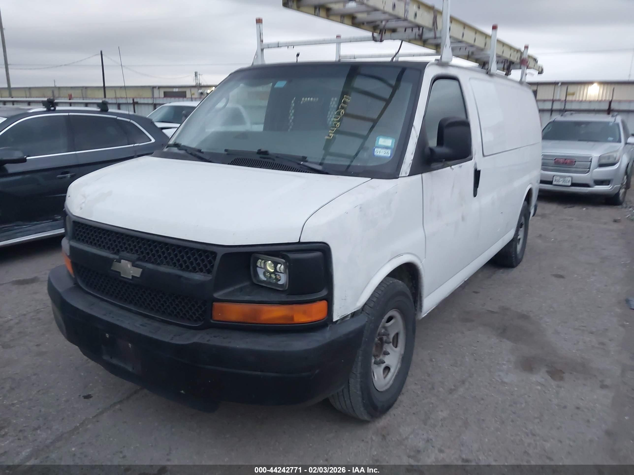 CHEVROLET EXPRESS image 2