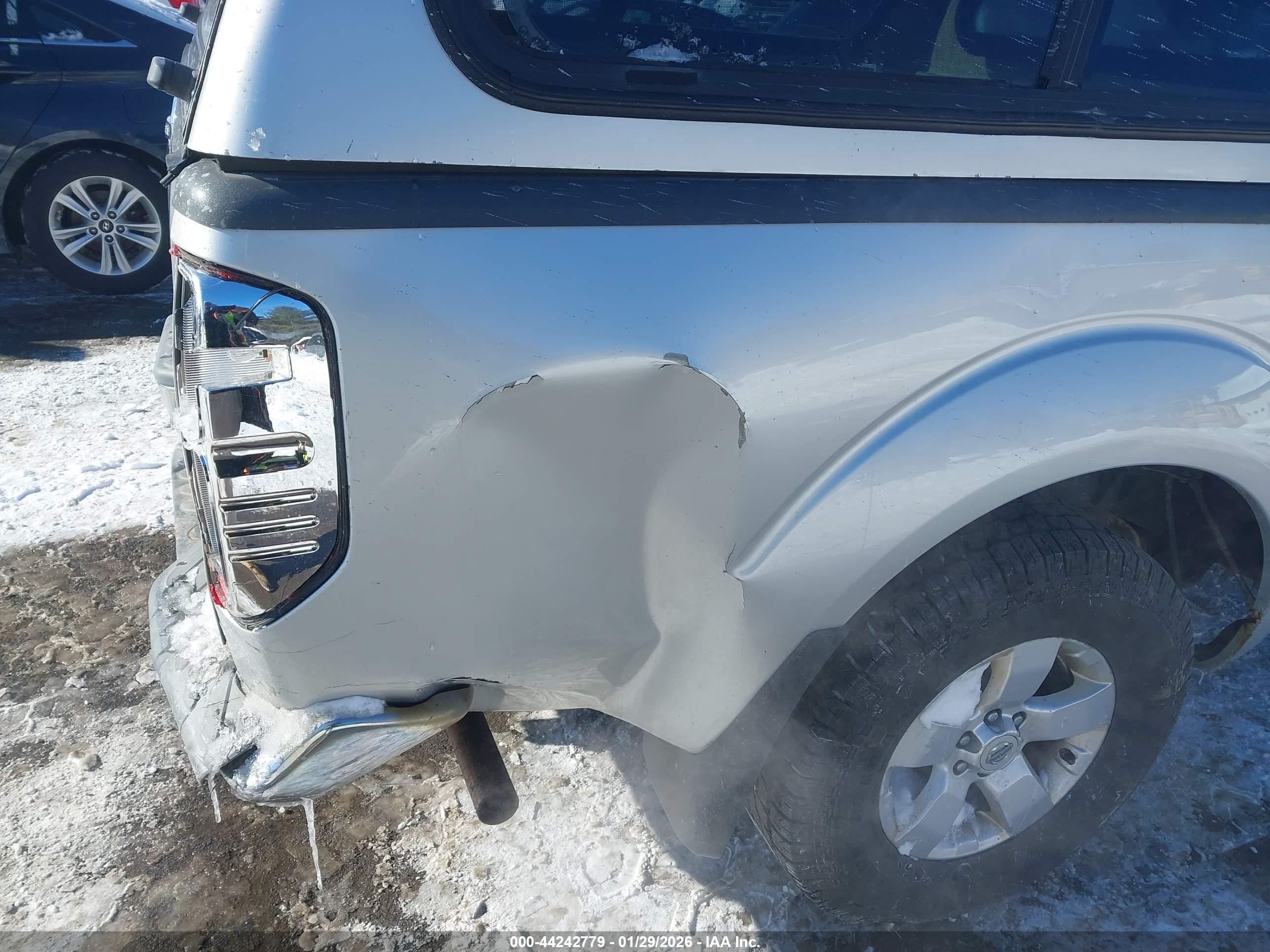NISSAN FRONTIER image 6