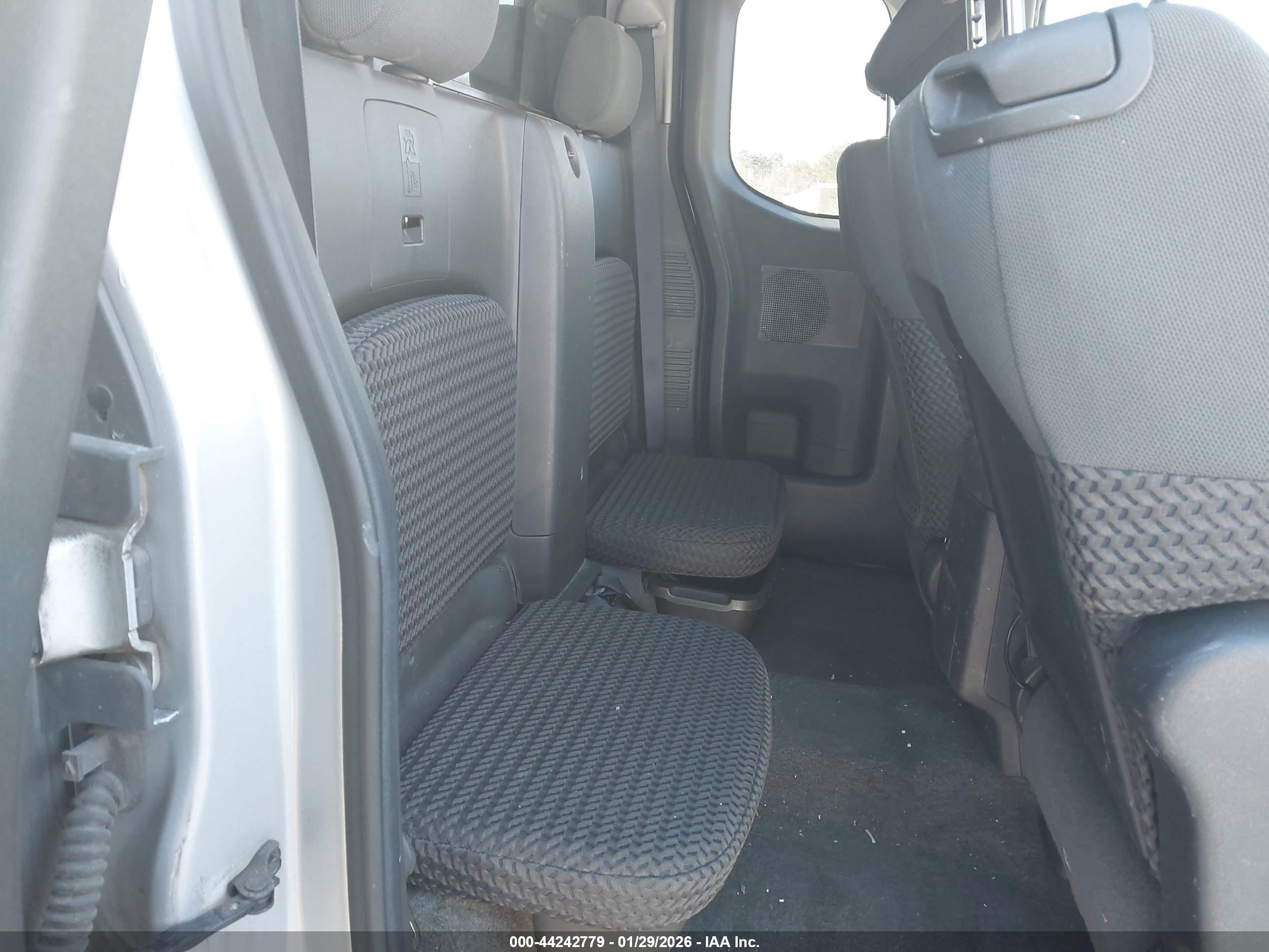 NISSAN FRONTIER image 8