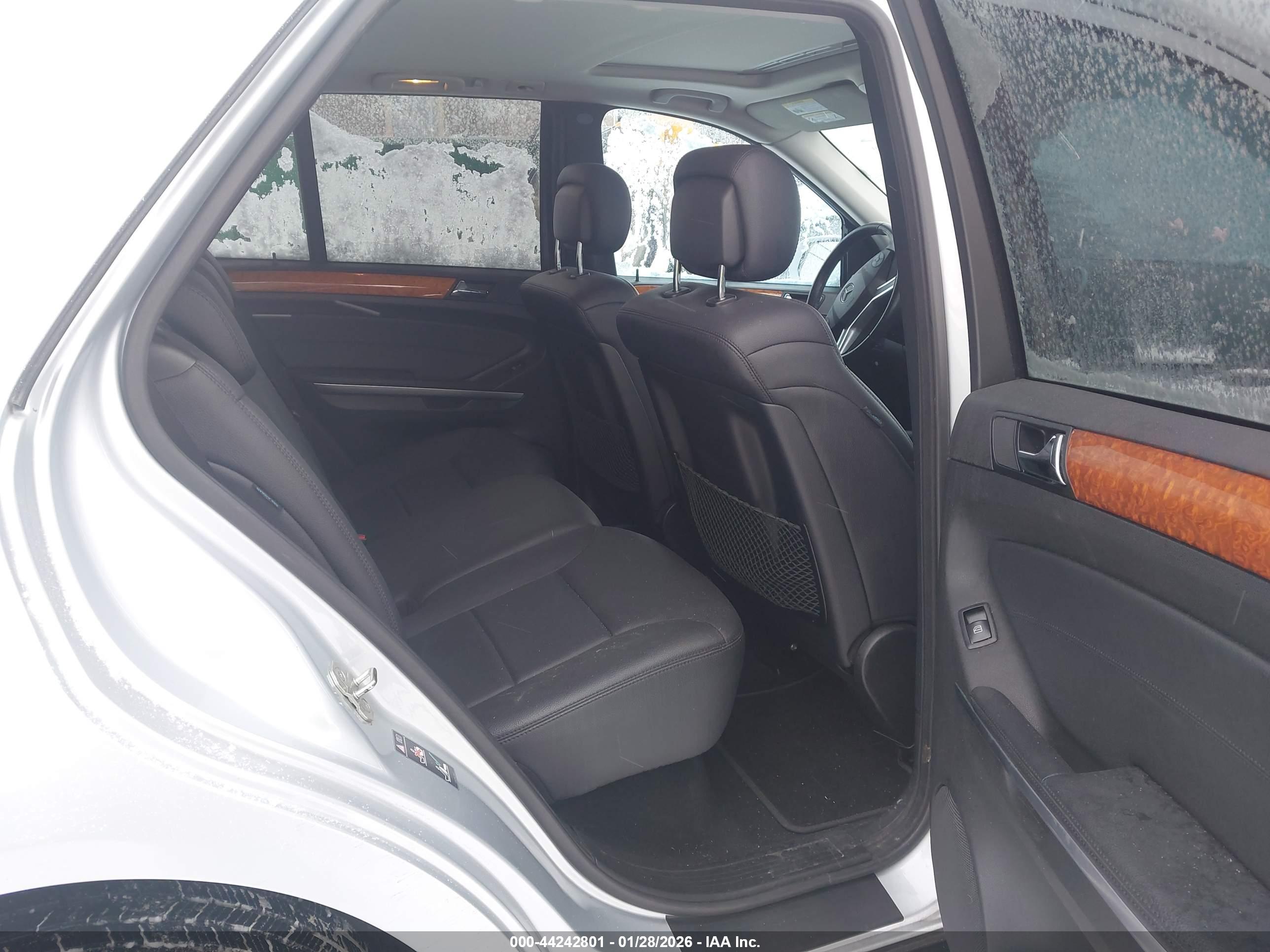 MERCEDES-BENZ ML image 8