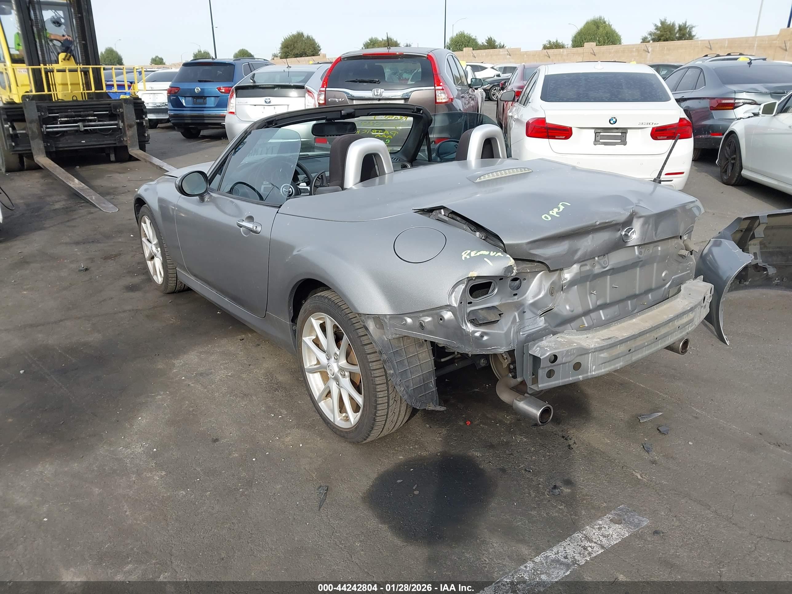 MAZDA MX-5 image 3