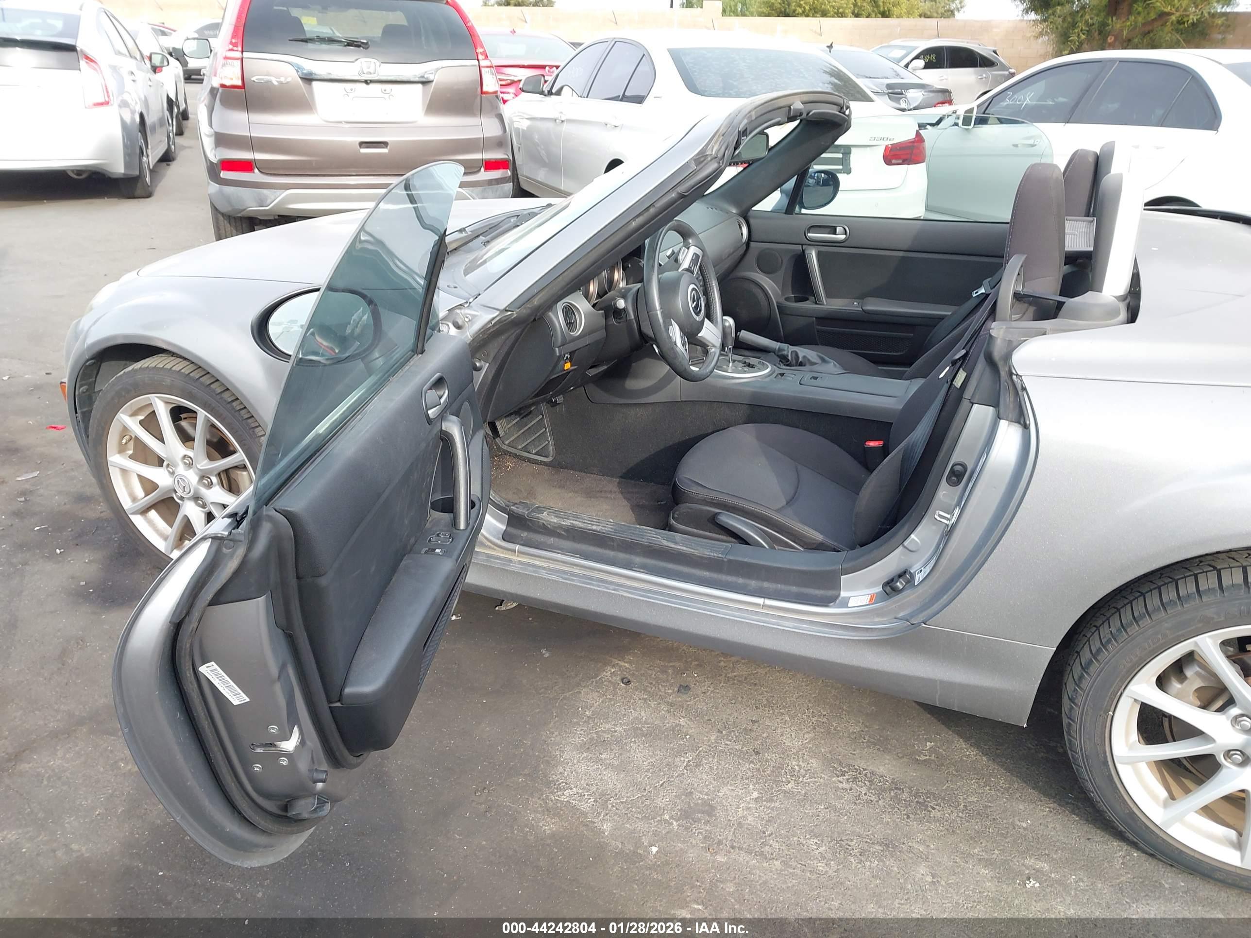 MAZDA MX-5 image 5