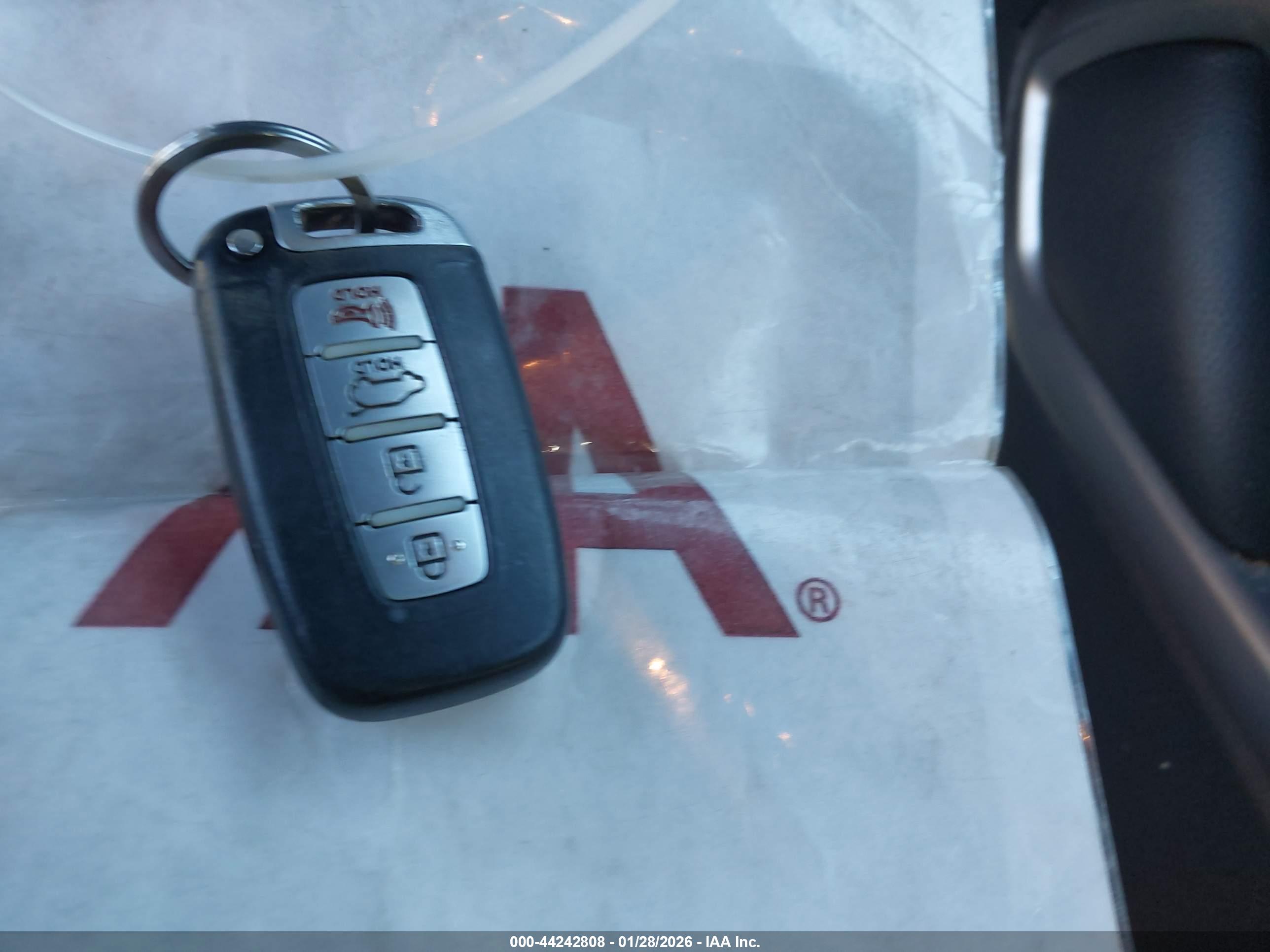 HYUNDAI VELOSTER image 11