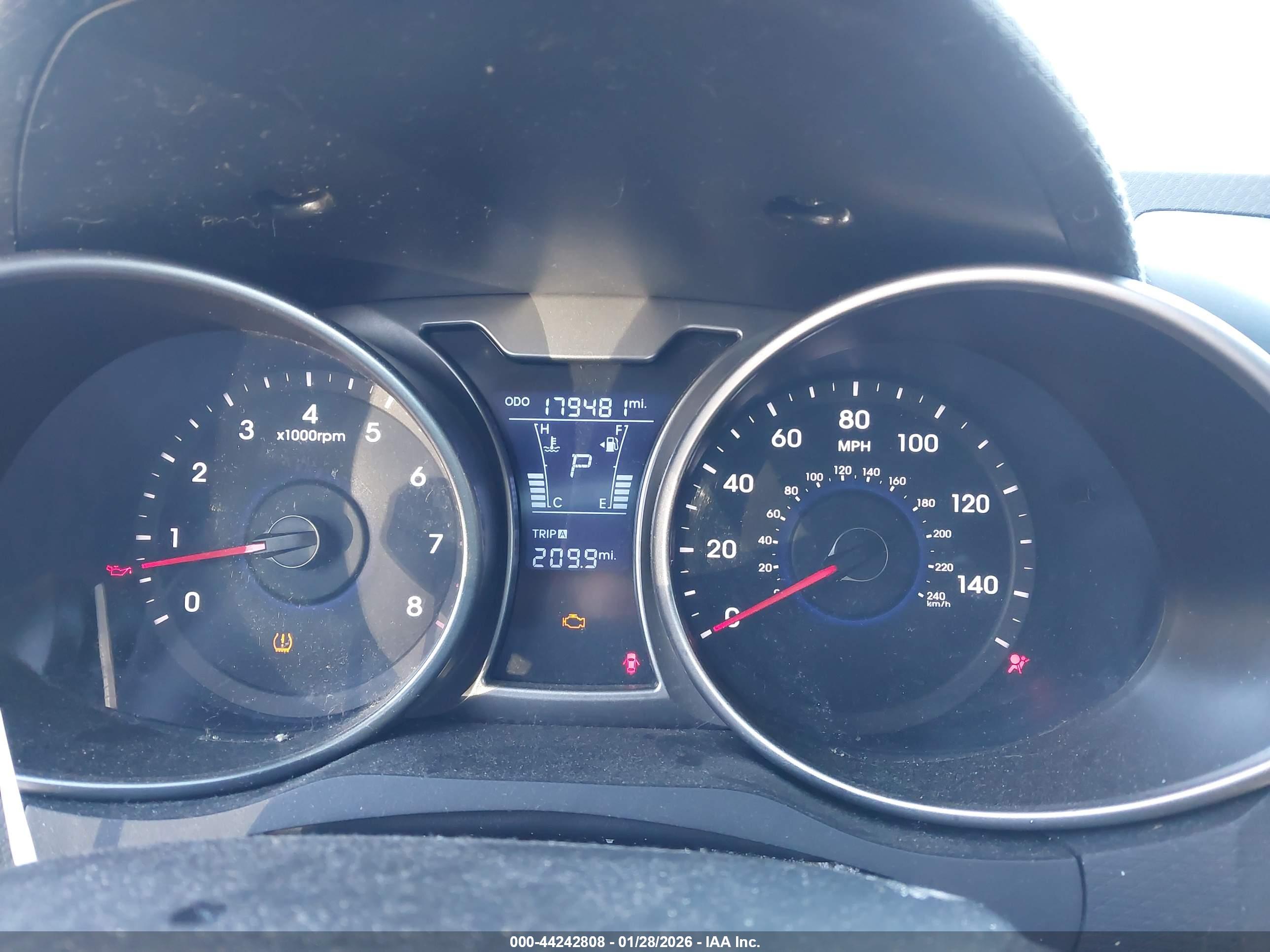 HYUNDAI VELOSTER image 7