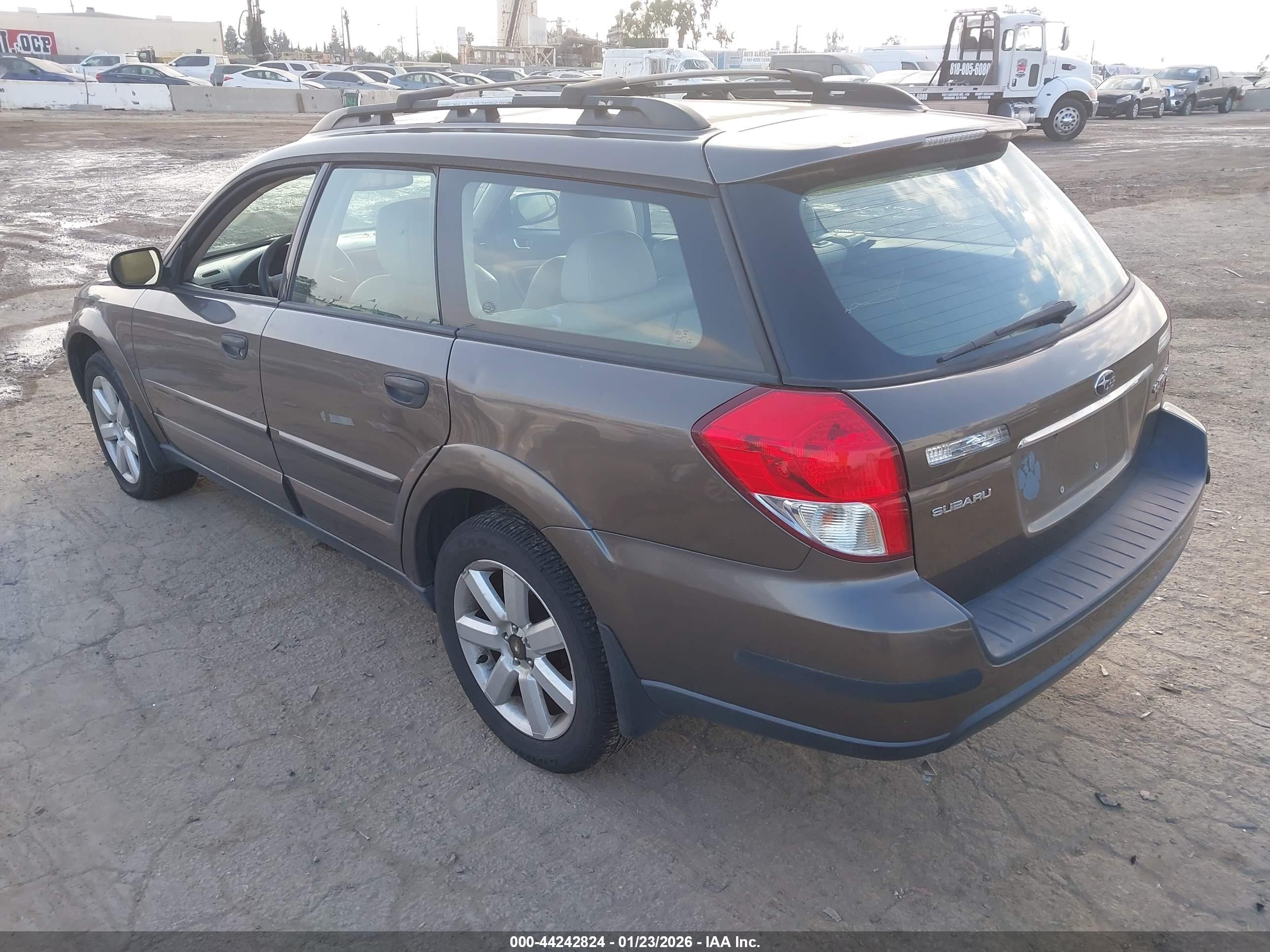 SUBARU OUTBACK image 3